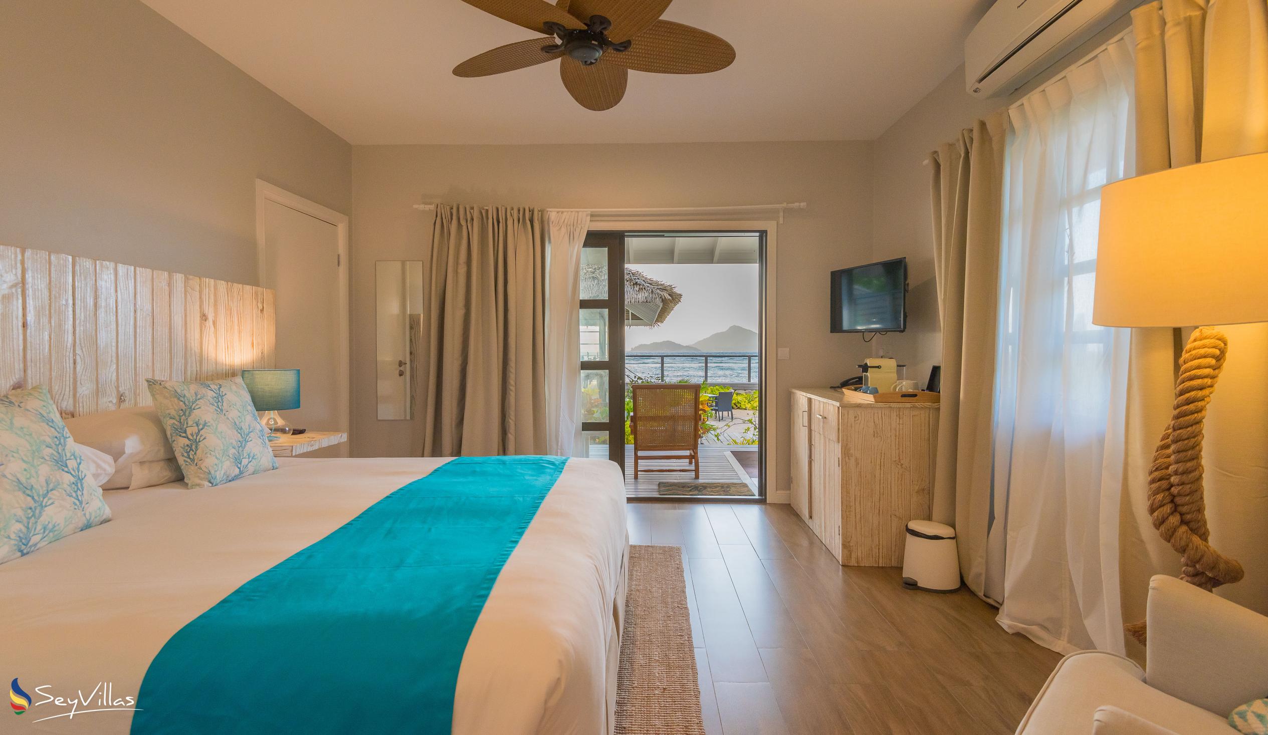 Foto 16: Le Nautique Luxury Waterfront Hotel - Meerblickzimmer mit Kingsize-Bett - La Digue (Seychellen)