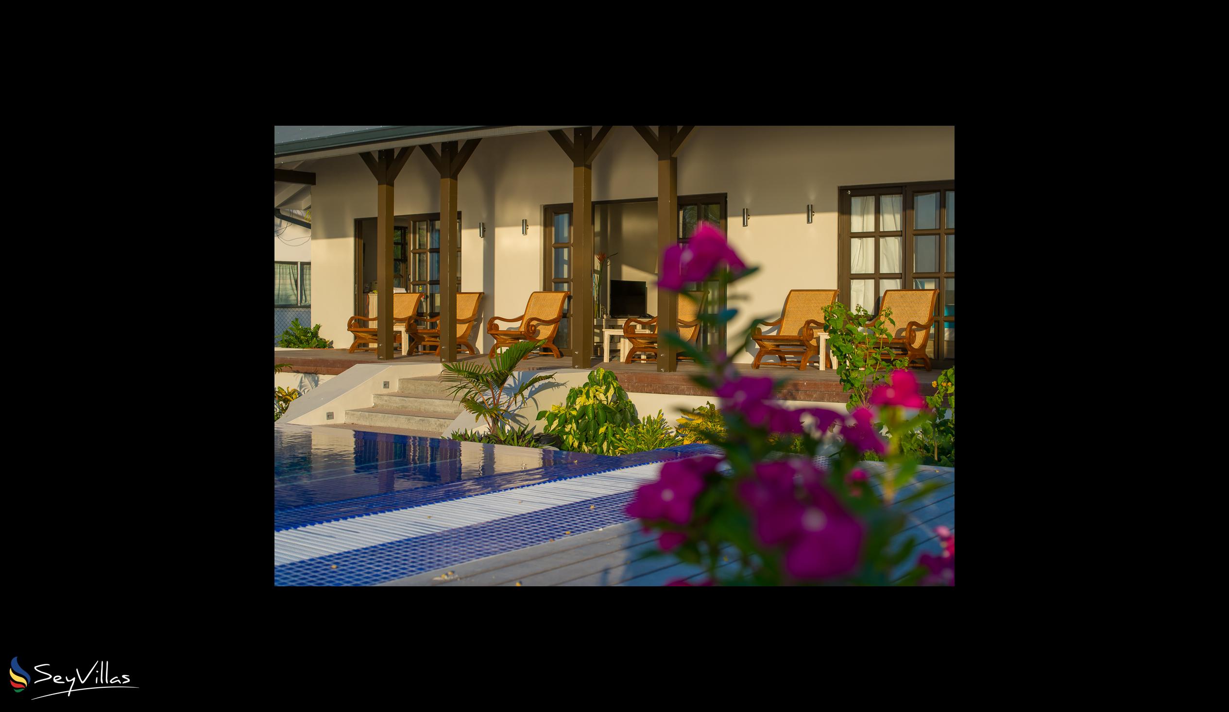 Foto 2: Le Nautique Luxury Waterfront Hotel - Aussenbereich - La Digue (Seychellen)
