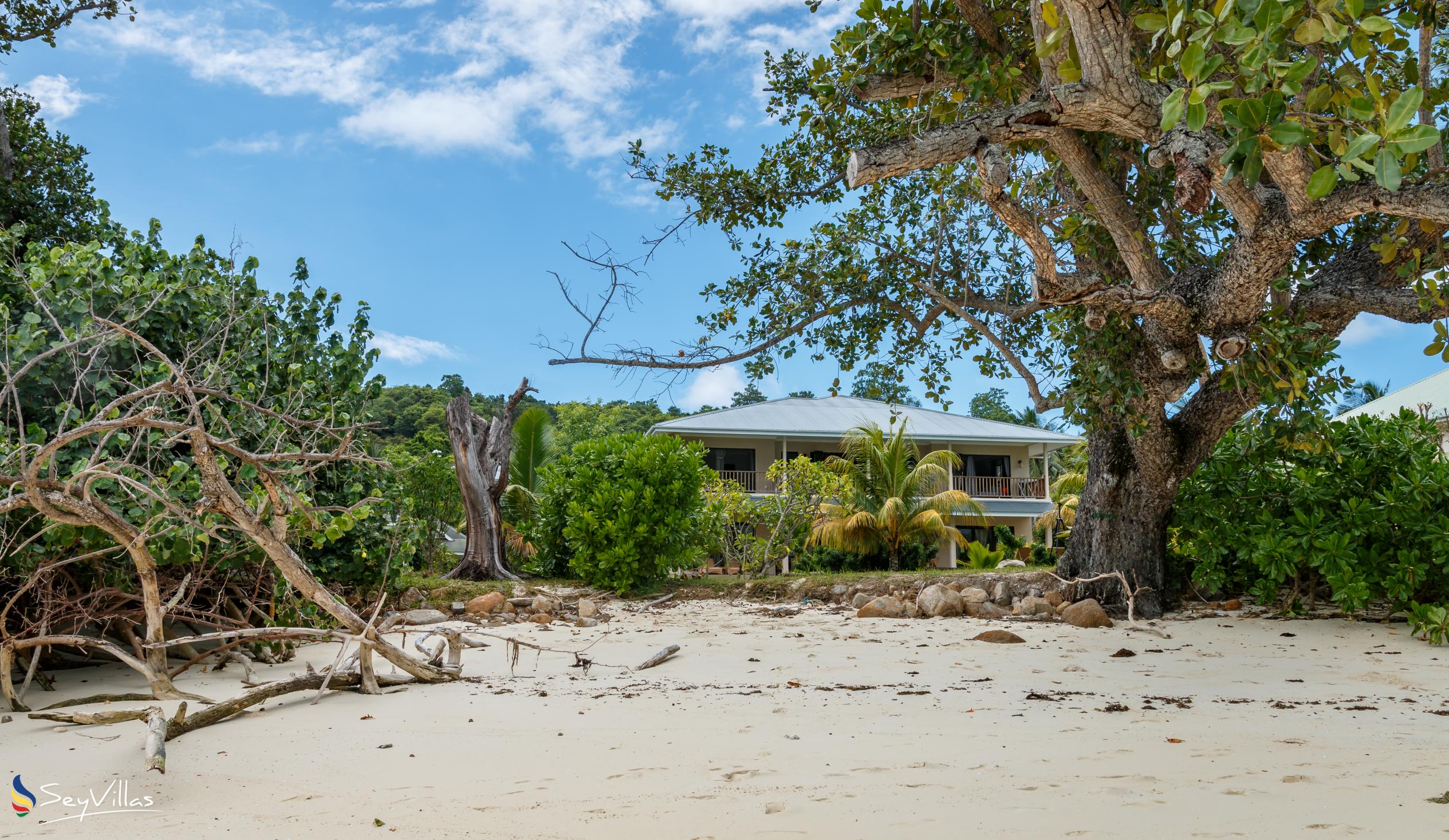 Foto 3: Surf Tropical Villa (Seascape Villa) - Aussenbereich - Cerf Island (Seychellen)