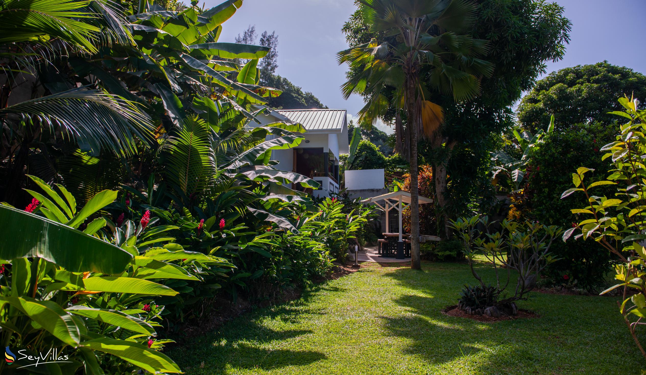 Foto 8: Nid'Aigle Lodge - Aussenbereich - Praslin (Seychellen)