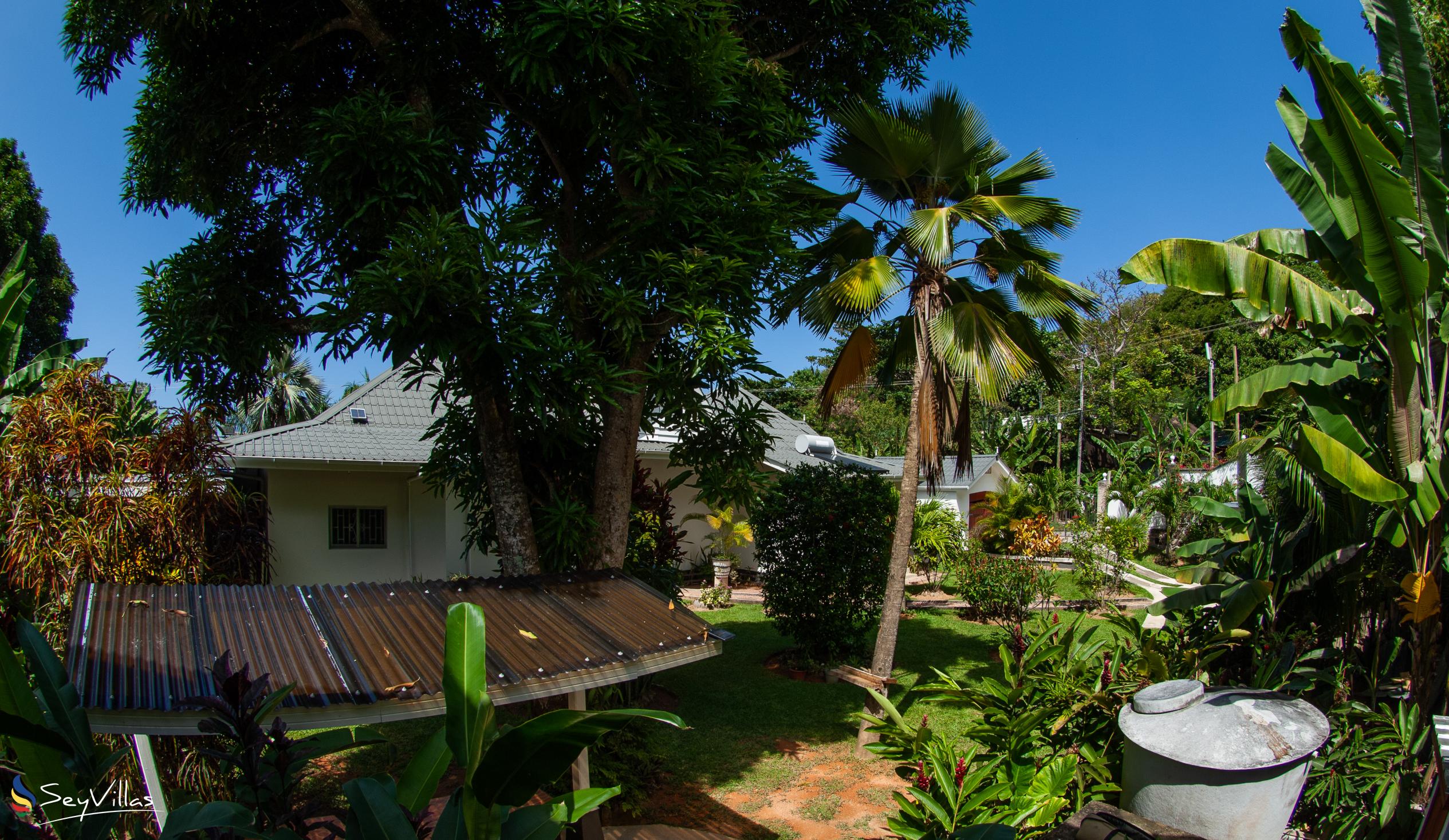 Foto 11: Nid'Aigle Lodge - Aussenbereich - Praslin (Seychellen)