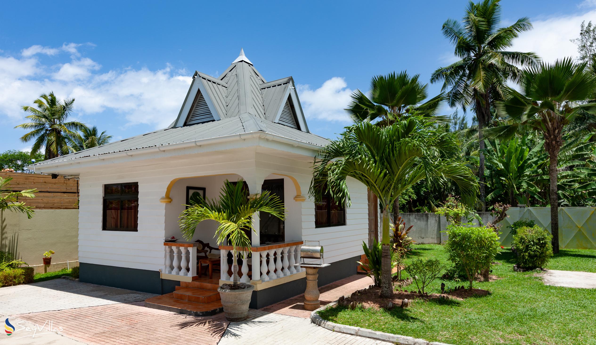Photo 6: Villa Aya - Outdoor area - Praslin (Seychelles)