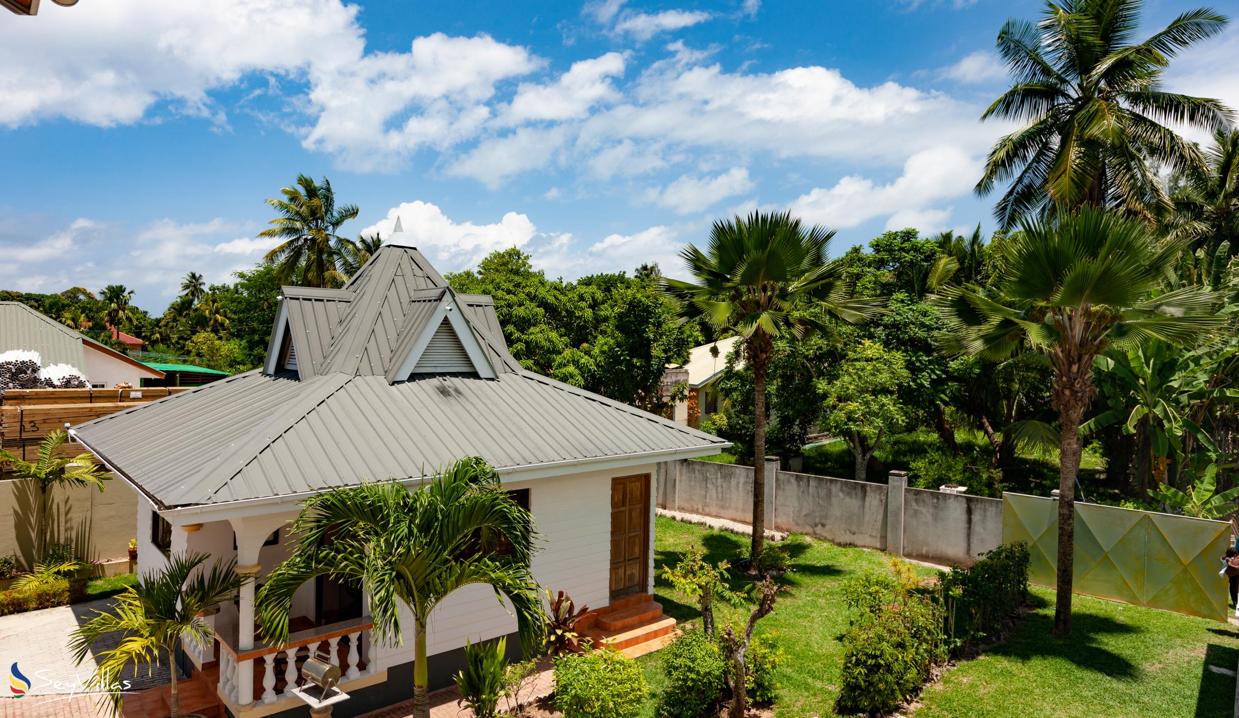 Photo 8: Villa Aya - Outdoor area - Praslin (Seychelles)