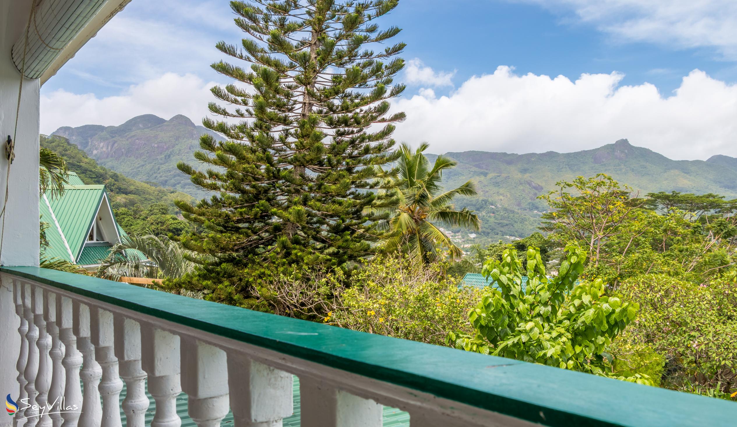 Photo 20: Lemongrass Lodge - Top Floor Apartment with Sea View - Mahé (Seychelles)