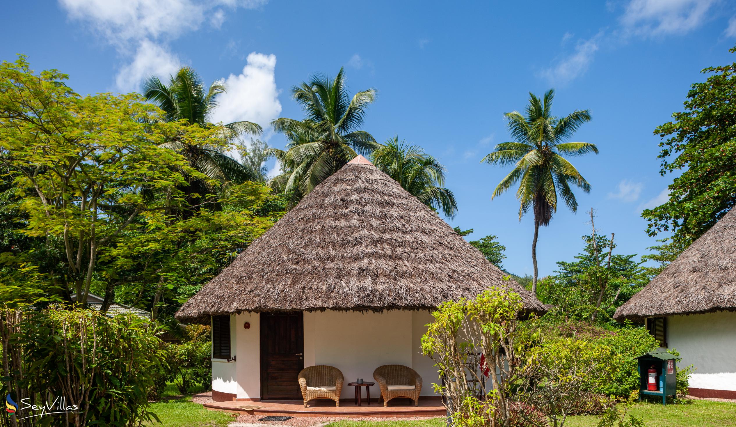 Foto 9: Hotel Cote D'Or Lodge - Aussenbereich - Praslin (Seychellen)