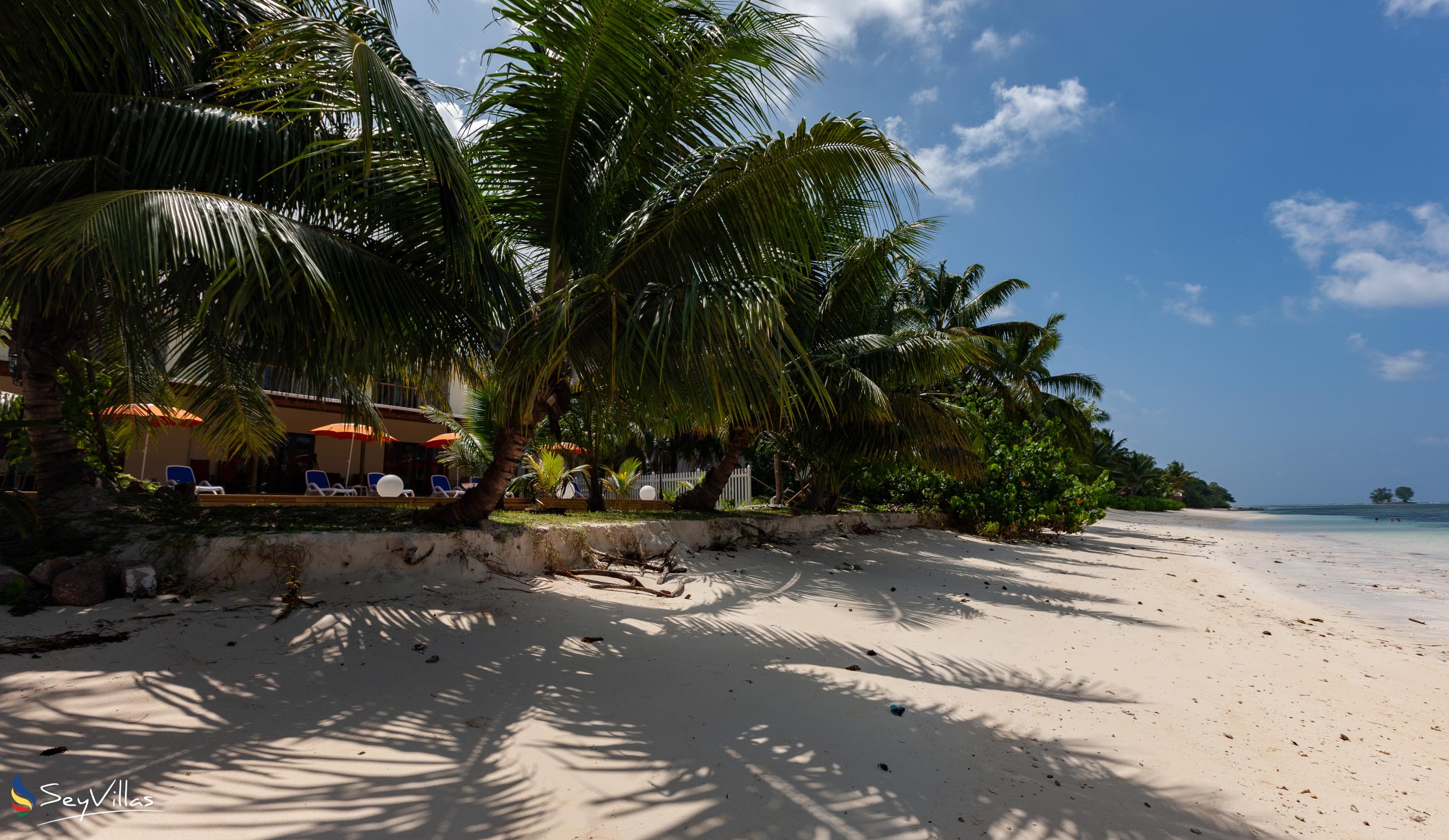 Photo 9: Hyde-Tide Guesthouse - Outdoor area - La Digue (Seychelles)
