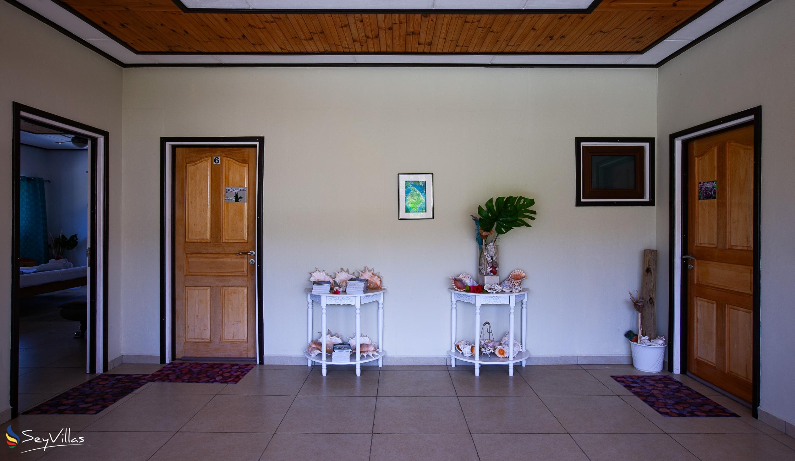 Photo 16: Hyde-Tide Guesthouse - Indoor area - La Digue (Seychelles)