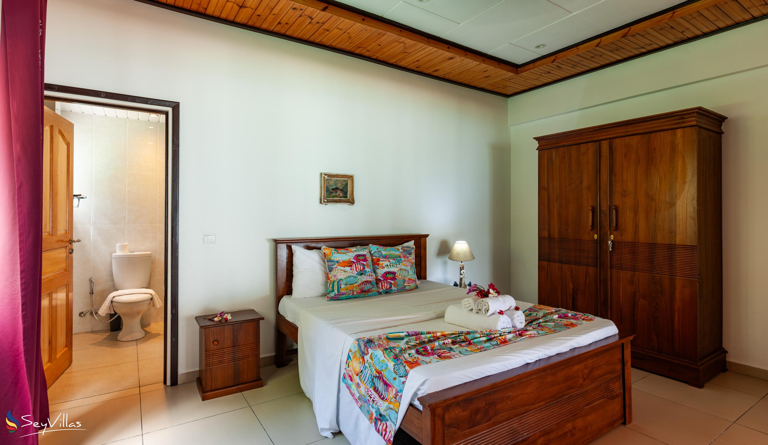 Photo 89: Hyde-Tide Guesthouse - Sea View Room - La Digue (Seychelles)