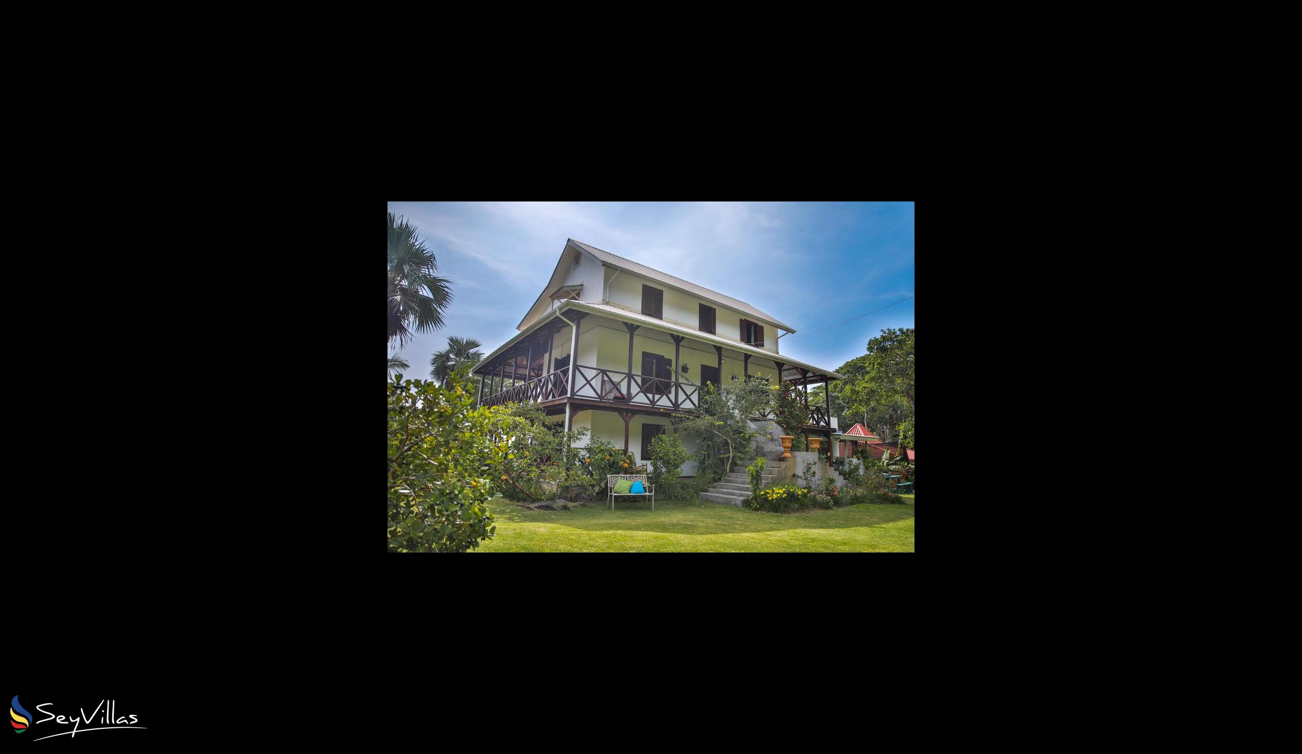 Foto 1: Domaine Desaubin Luxury Villas - Aussenbereich - Mahé (Seychellen)