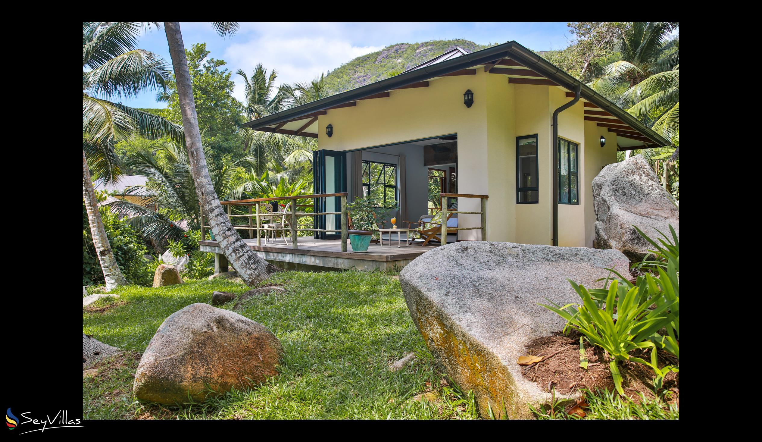 Foto 2: Domaine Desaubin Luxury Villas - Aussenbereich - Mahé (Seychellen)