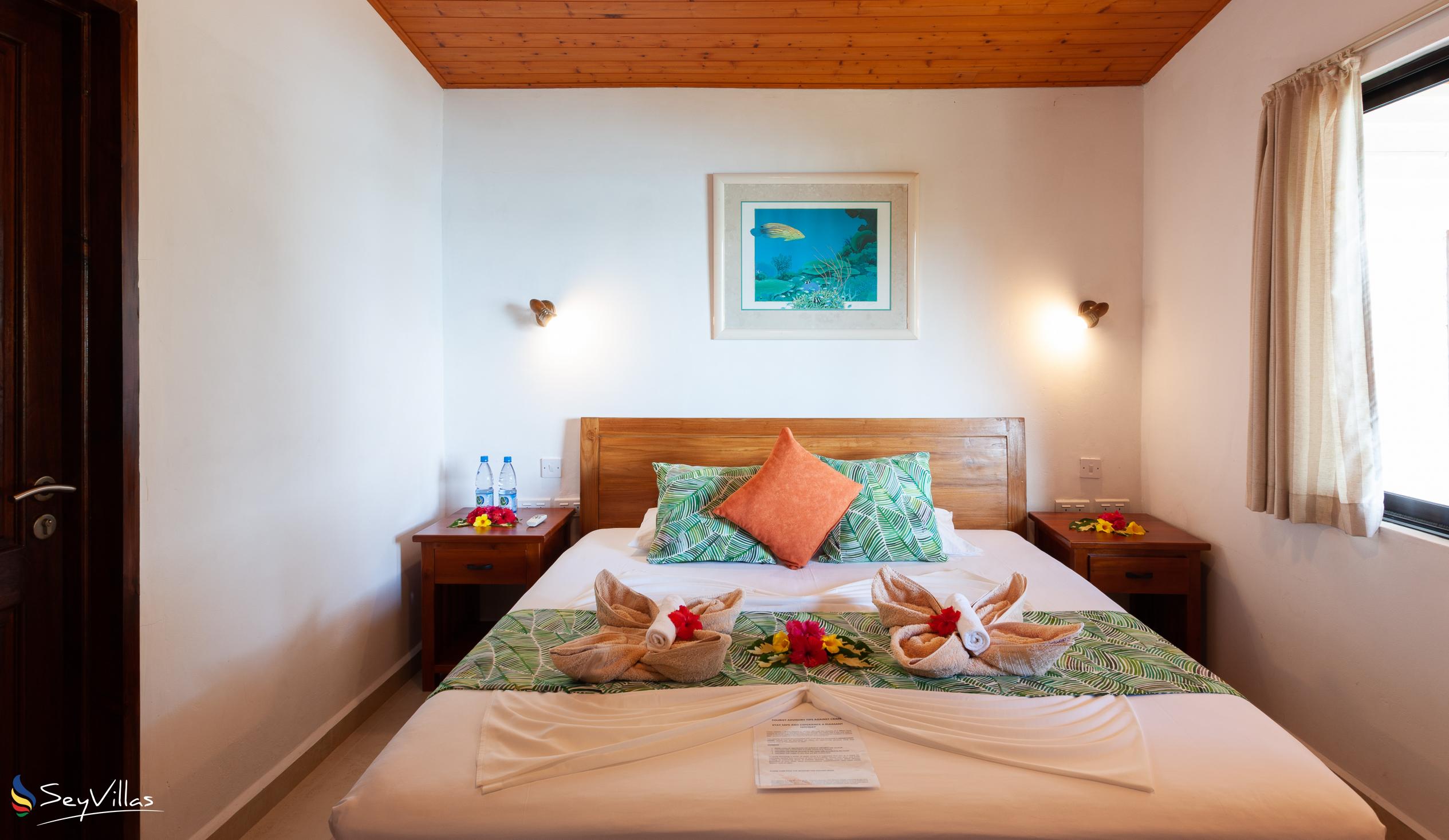 Photo 57: Le Grand Bleu Villas - 3-Bedroom Villa - Praslin (Seychelles)