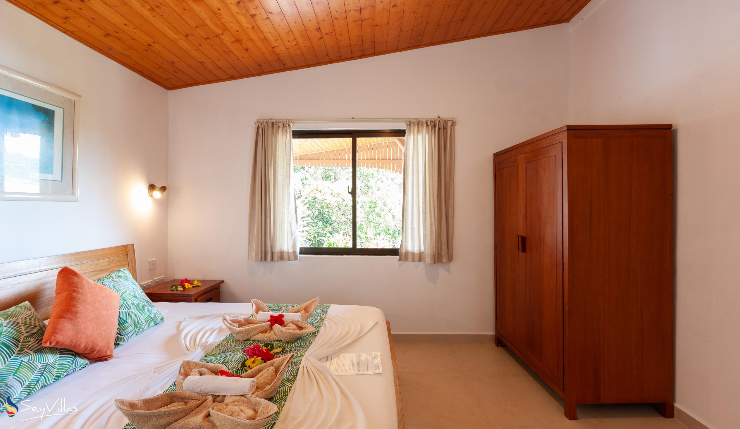 Photo 58: Le Grand Bleu Villas - 3-Bedroom Villa - Praslin (Seychelles)