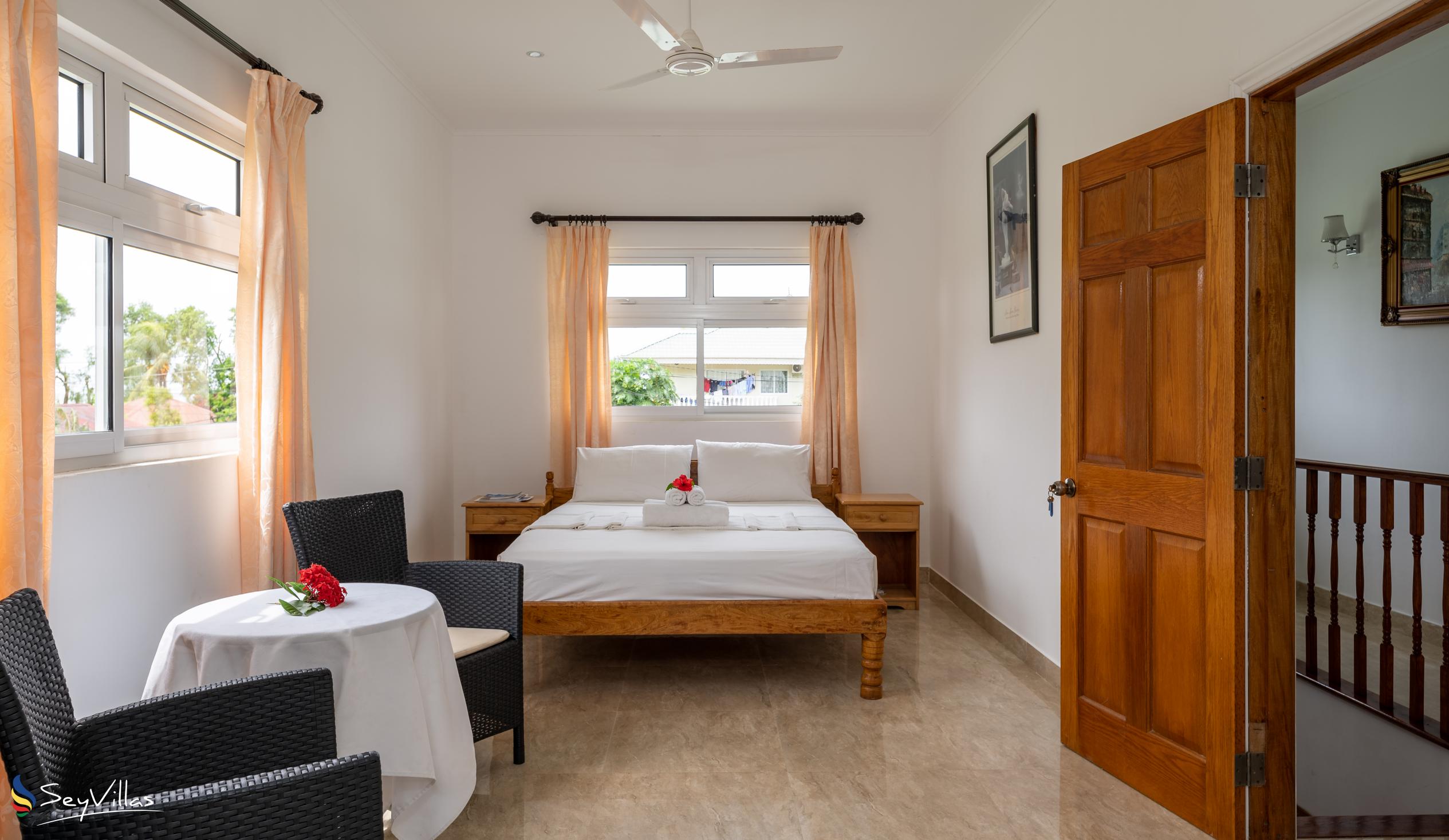 Foto 60: Julie's Holiday Home - Doppelzimmer mit Gartenblick - Mahé (Seychellen)