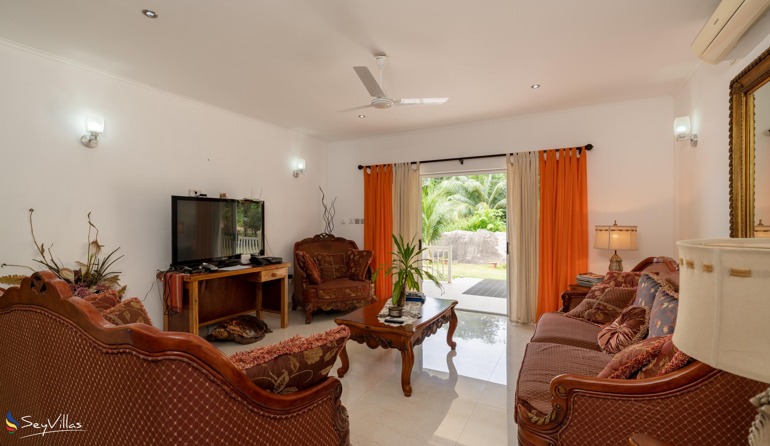 Photo 12: Julie's Holiday Home - Indoor area - Mahé (Seychelles)