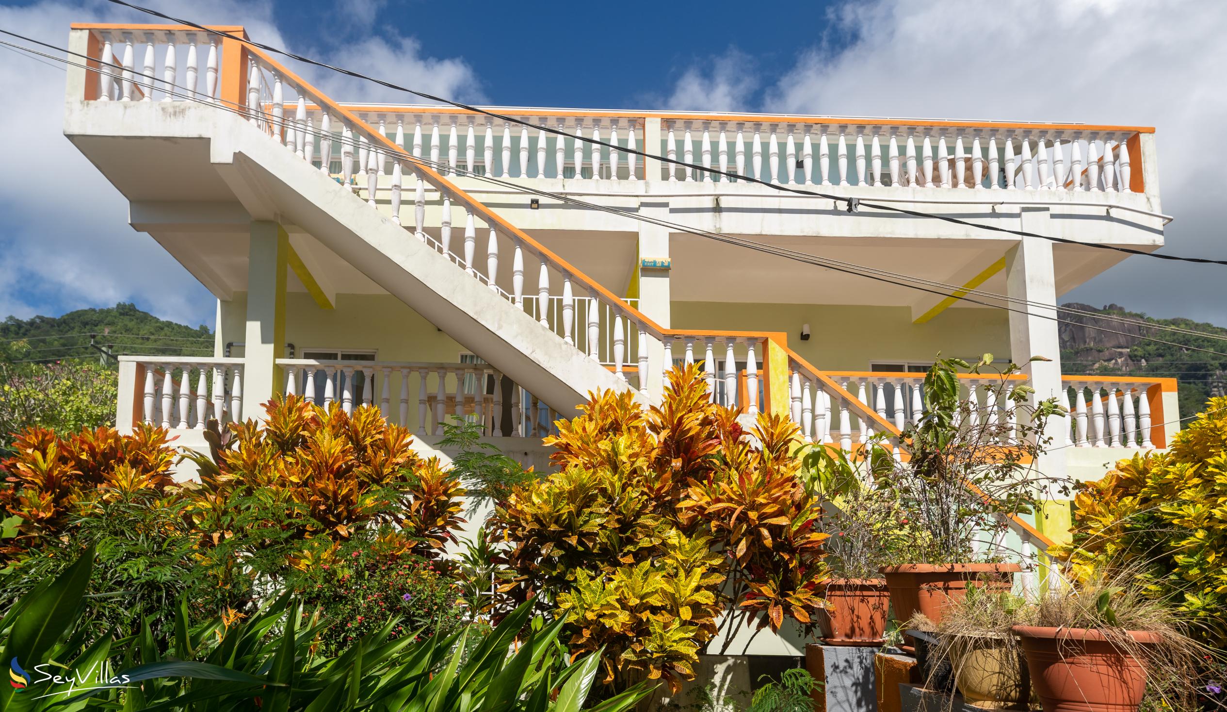 Foto 3: Chez Payet Self Catering - Aussenbereich - Mahé (Seychellen)