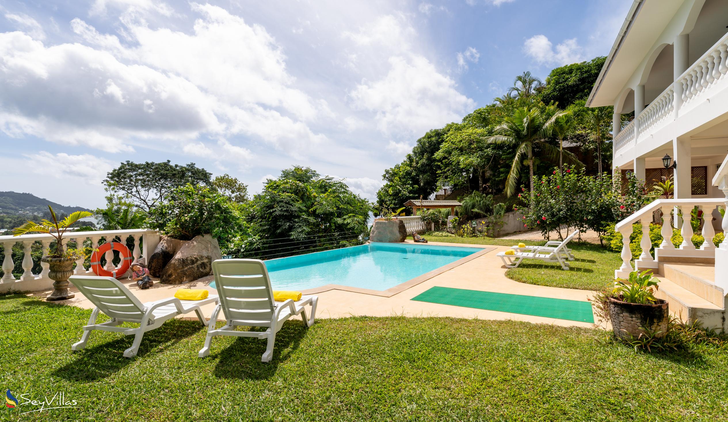 Photo 12: Villa Karibu - Outdoor area - Mahé (Seychelles)