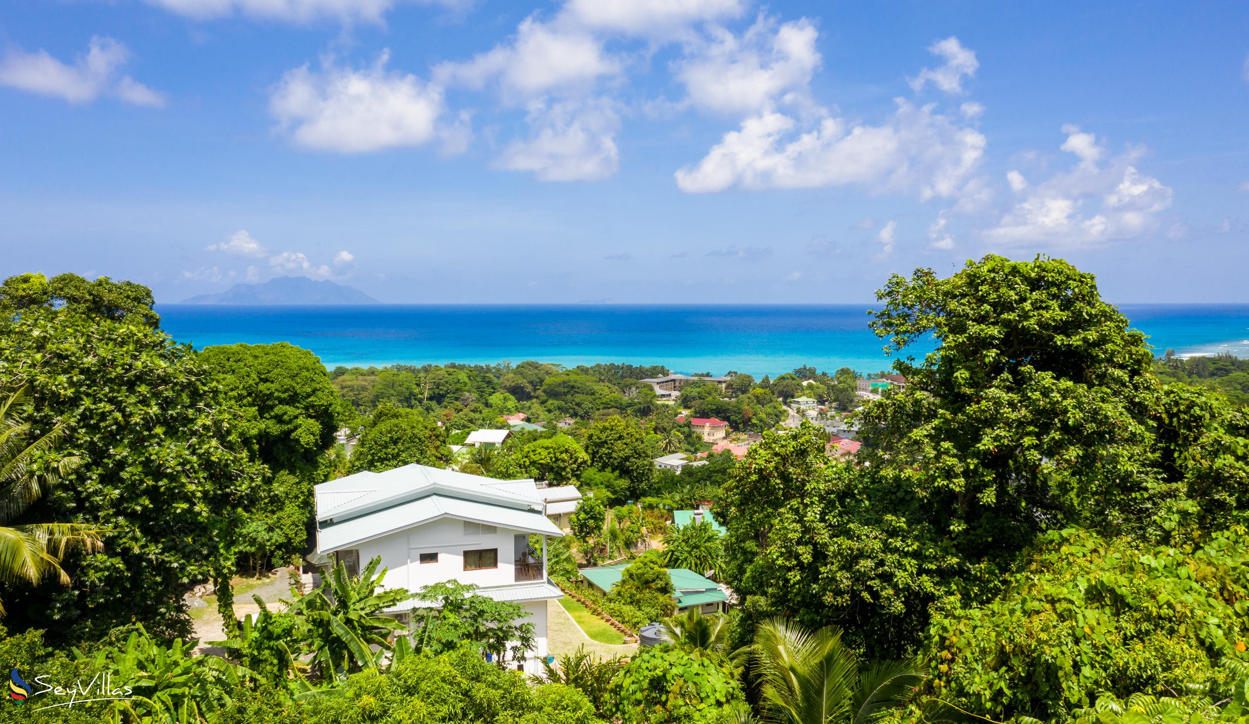 Foto 1: Tama's Holiday Apartments - Aussenbereich - Mahé (Seychellen)