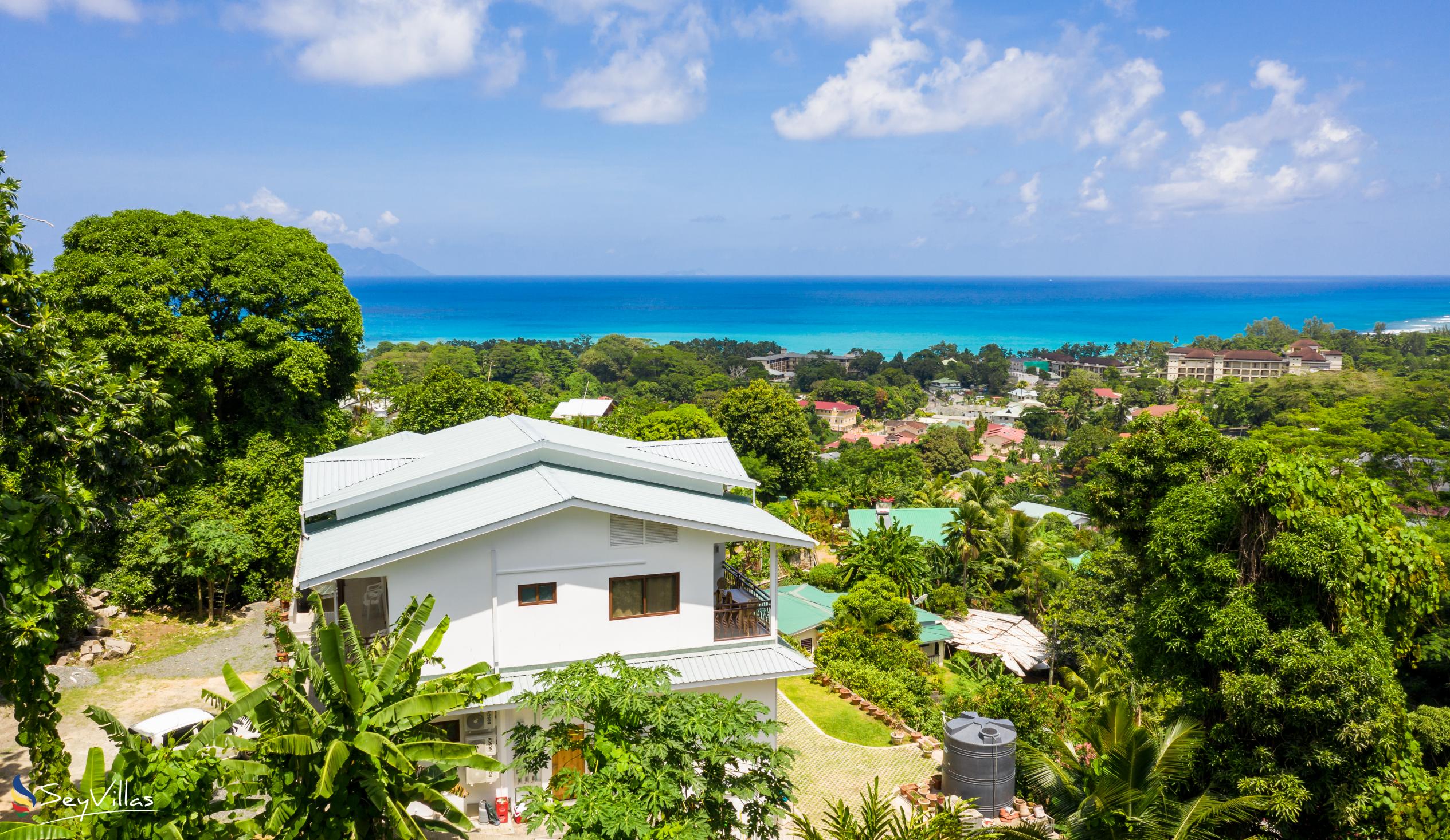 Foto 7: Tama's Holiday Apartments - Aussenbereich - Mahé (Seychellen)