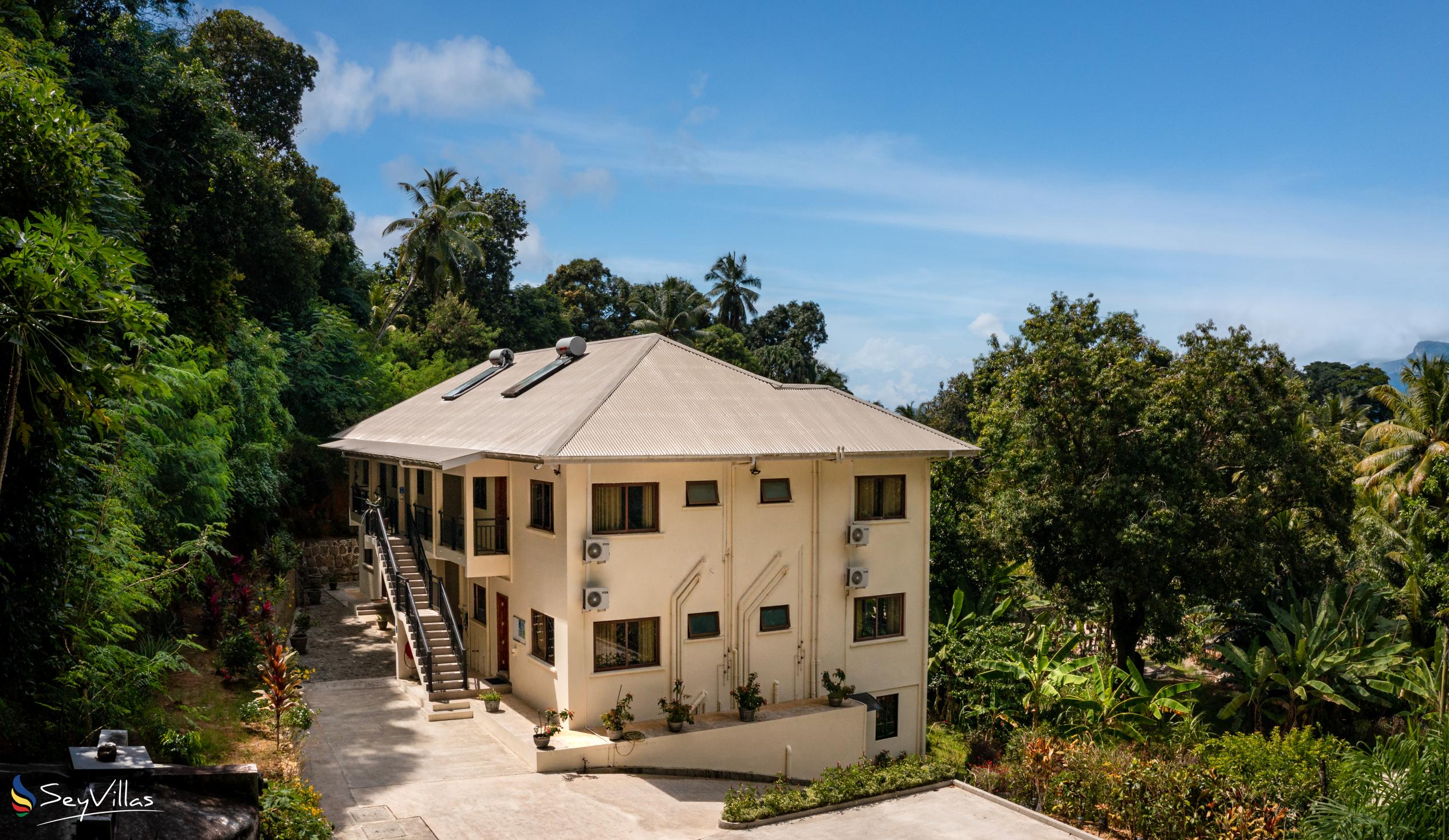 Photo 53: Kanasuk Self Catering Apartments - Outdoor area - Mahé (Seychelles)