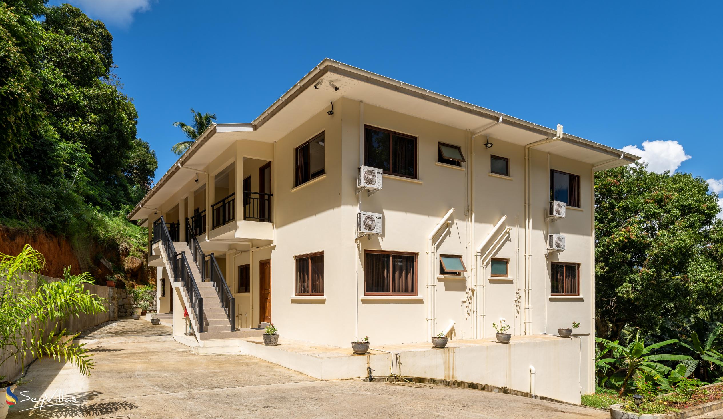 Foto 59: Kanasuk Self Catering Apartments - Aussenbereich - Mahé (Seychellen)