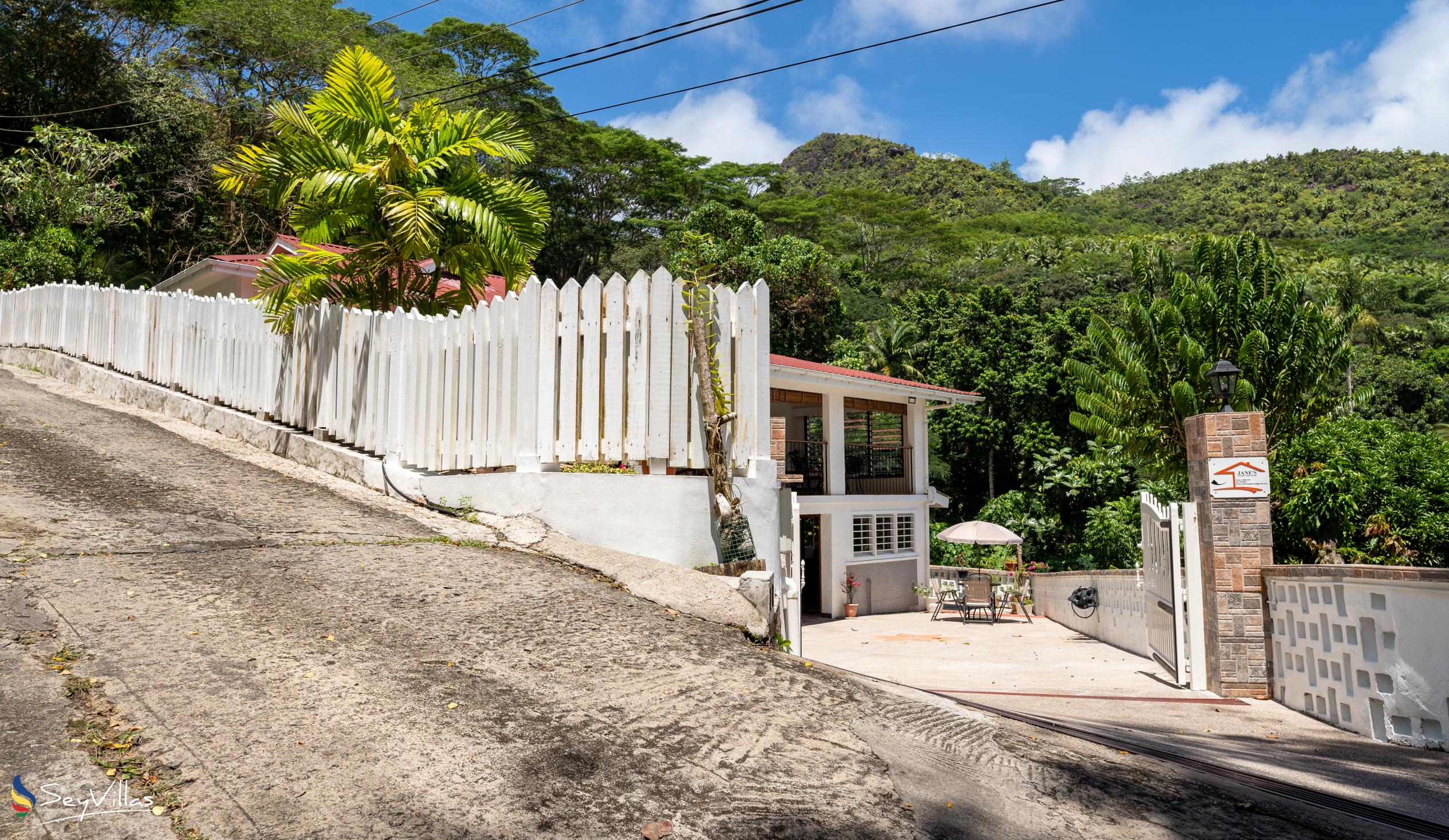 Foto 5: Jane's Serenity Guesthouse - Aussenbereich - Mahé (Seychellen)
