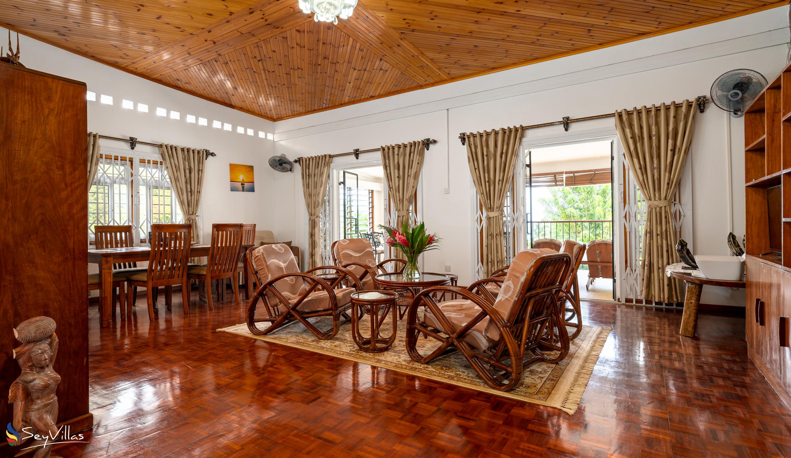 Foto 27: Jane's Serenity Guesthouse - Appartement Authurium - Mahé (Seychellen)