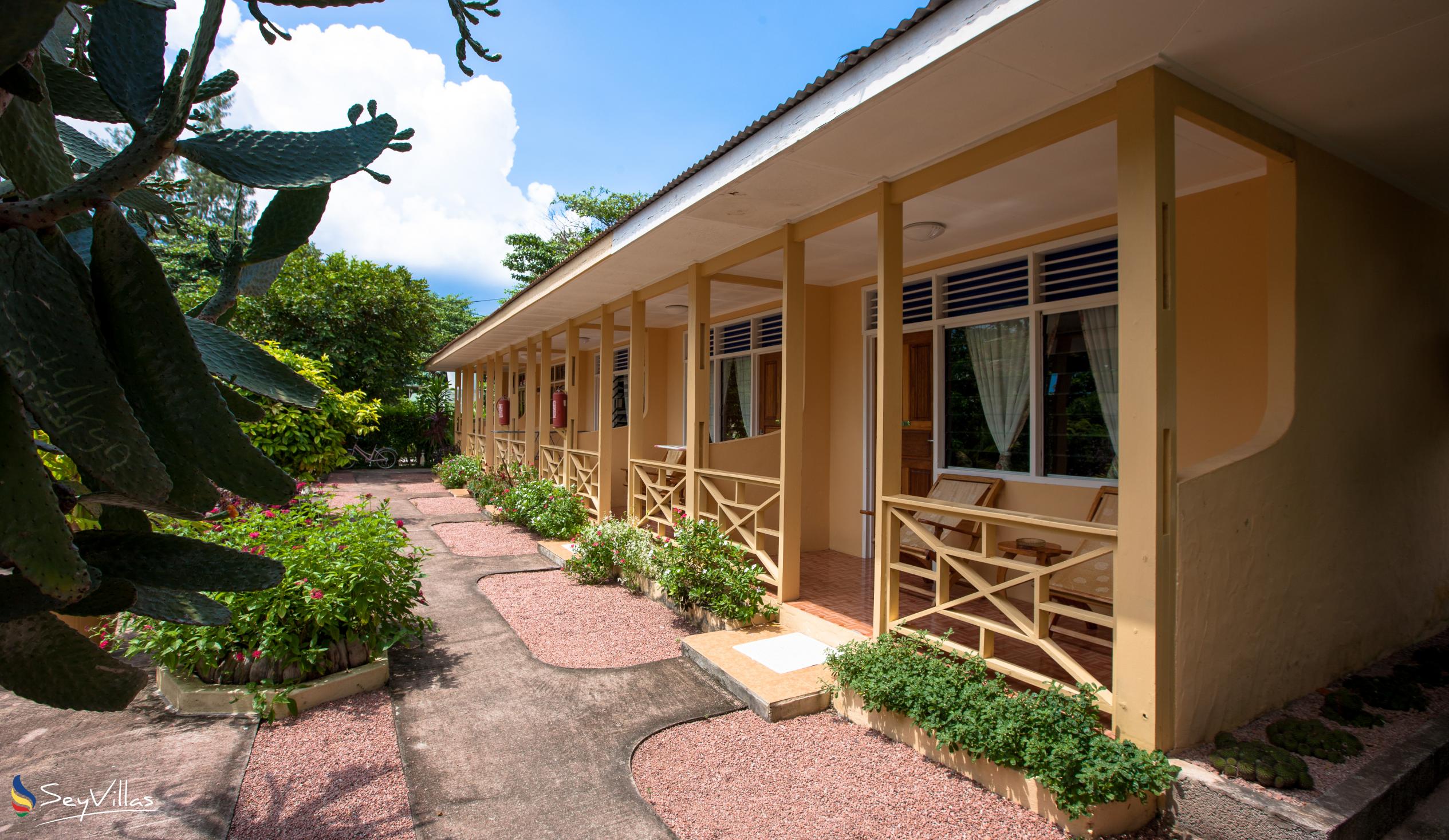 Photo 4: Chez Marston - Outdoor area - La Digue (Seychelles)