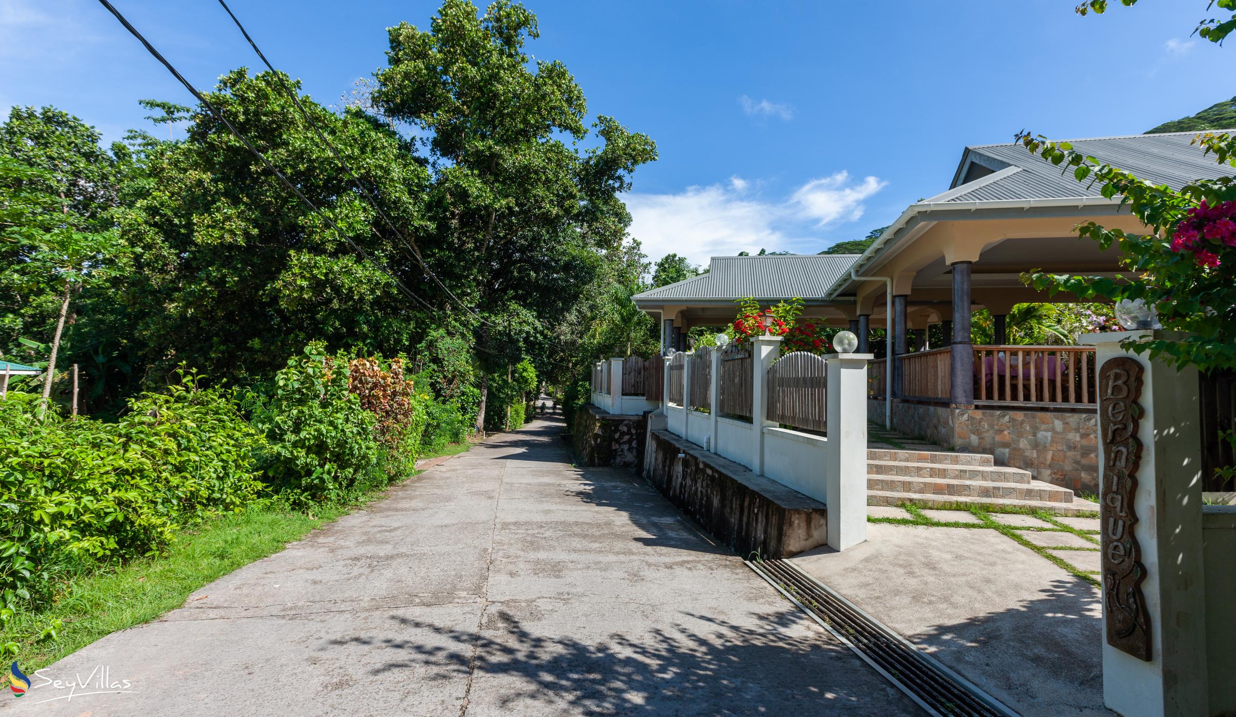 Foto 13: Bernique Guesthouse - Aussenbereich - La Digue (Seychellen)