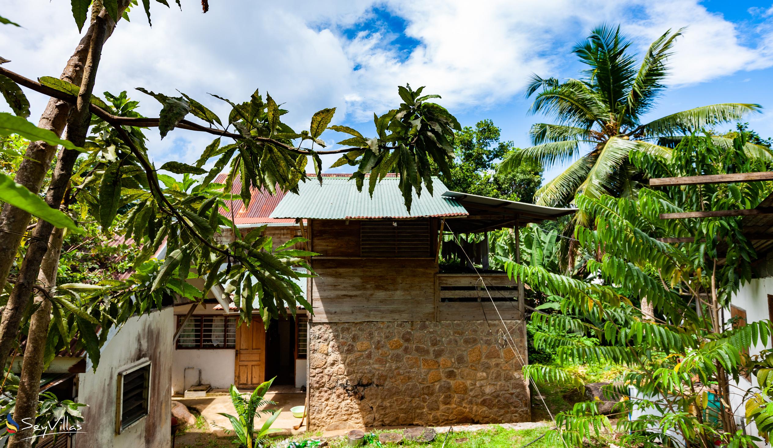 Foto 37: Bernique Guesthouse - Posizione - La Digue (Seychelles)