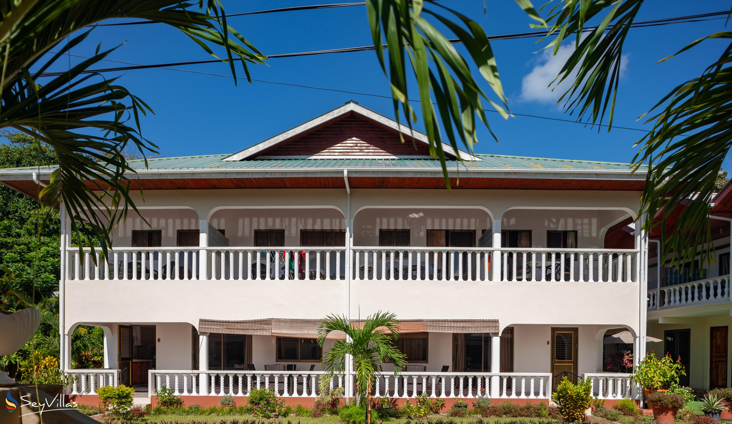 Foto 4: Tourterelle Holiday Home - Aussenbereich - Praslin (Seychellen)