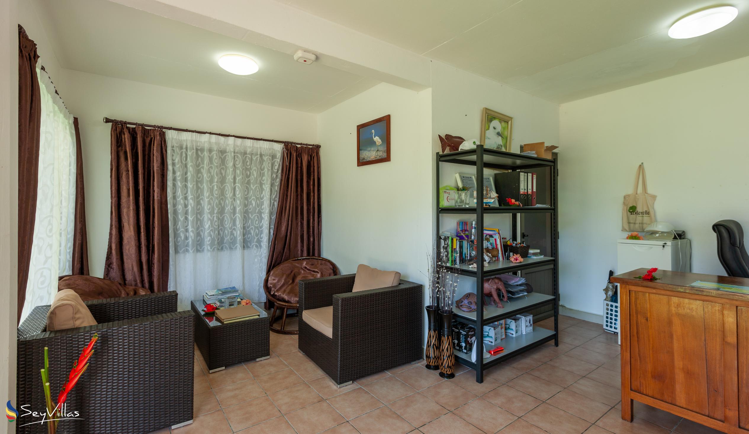 Photo 12: Tourterelle Holiday Home - Indoor area - Praslin (Seychelles)