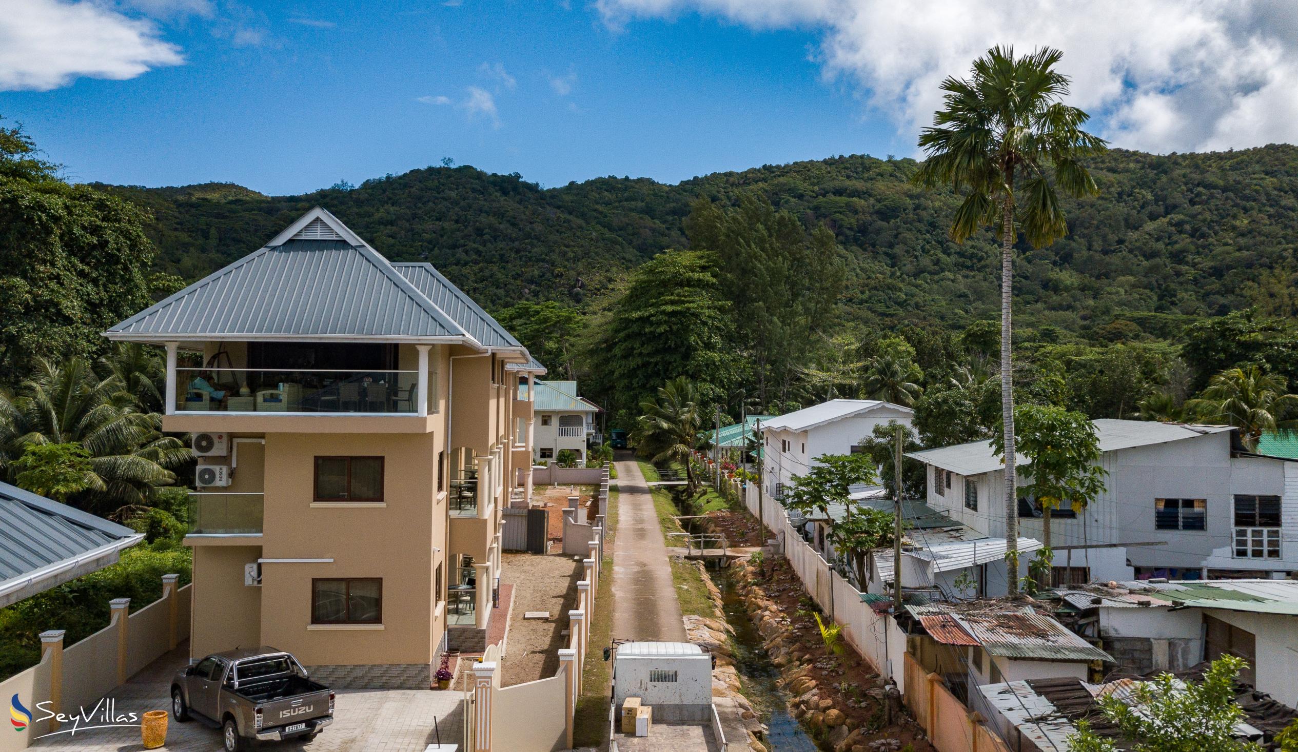 Photo 18: Stone Self Catering Apartments - Outdoor area - Praslin (Seychelles)