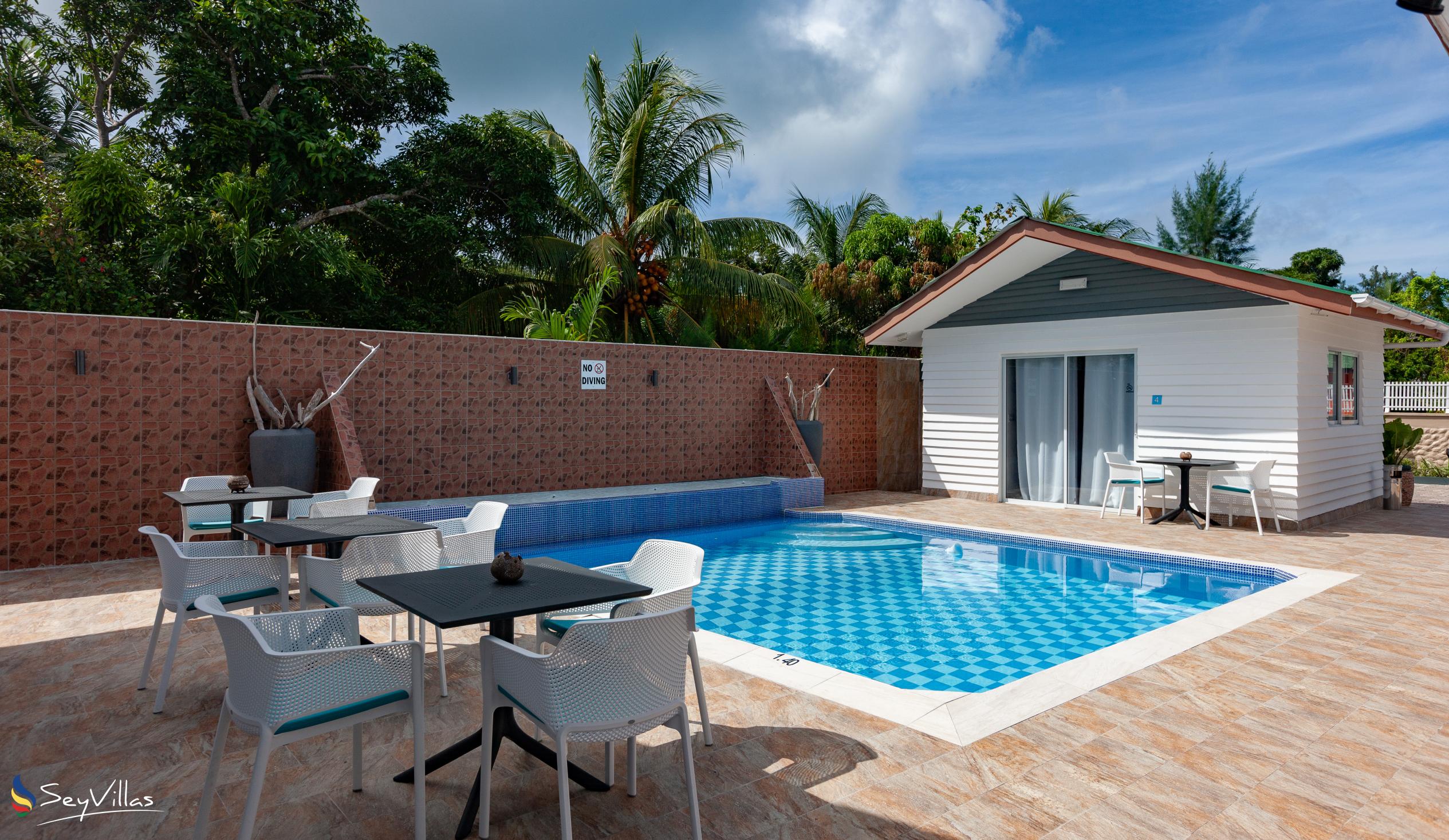 Foto 14: Hotel Plein Soleil - Aussenbereich - Praslin (Seychellen)
