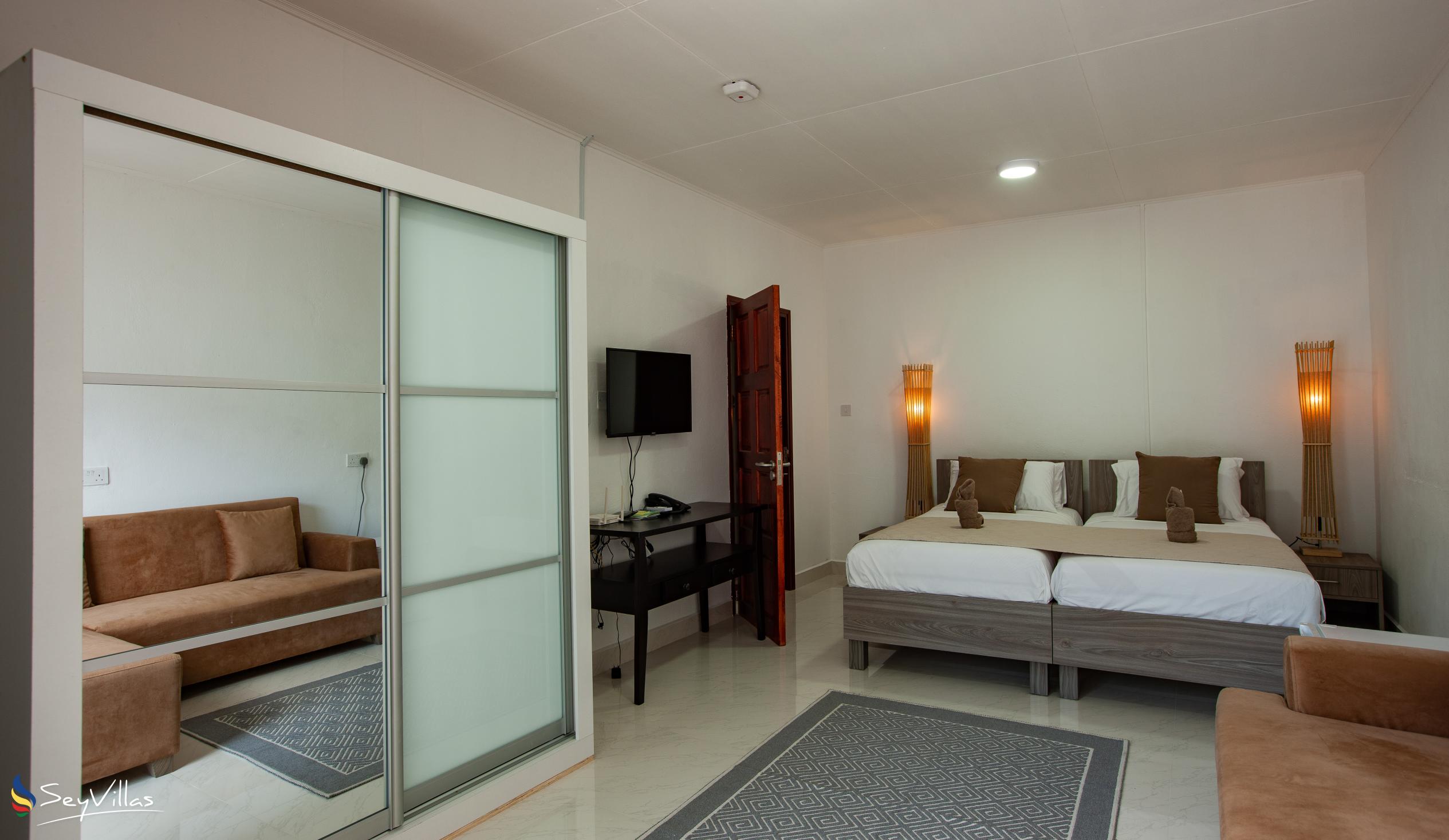 Foto 38: Hotel Plein Soleil - Chambre deux lits - Praslin (Seychelles)