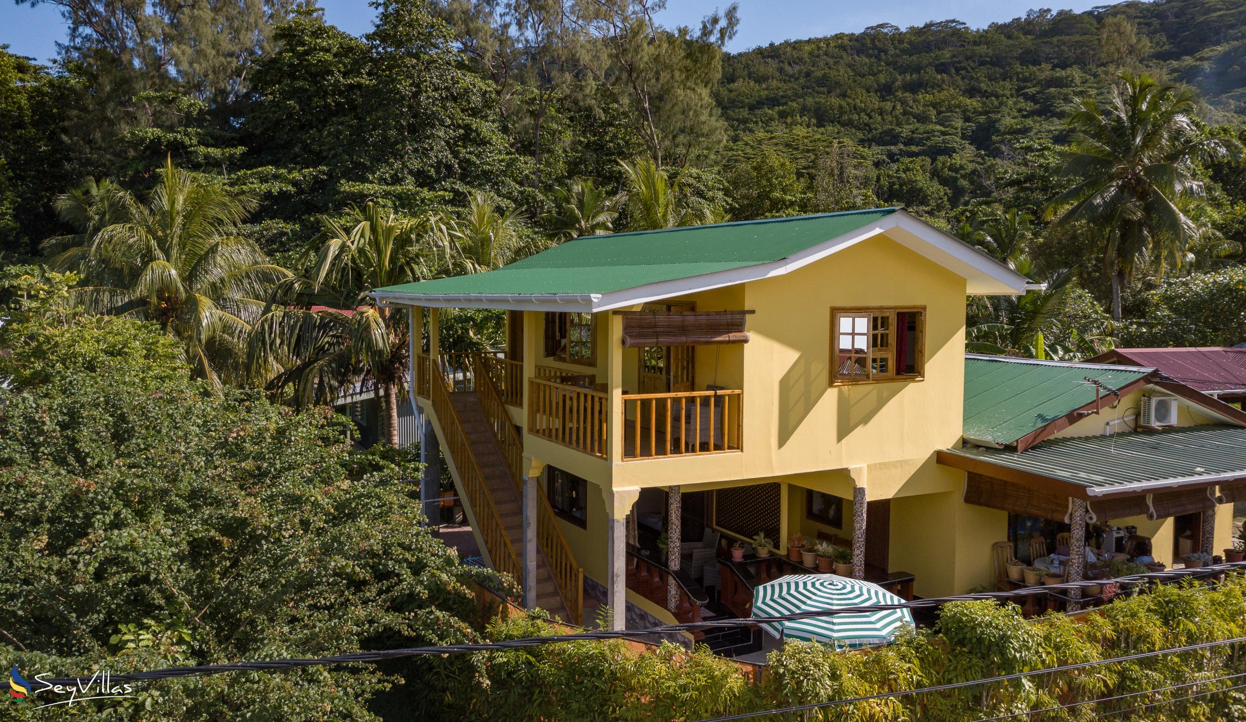 Foto 1: Dream Holiday Self Catering - Aussenbereich - La Digue (Seychellen)
