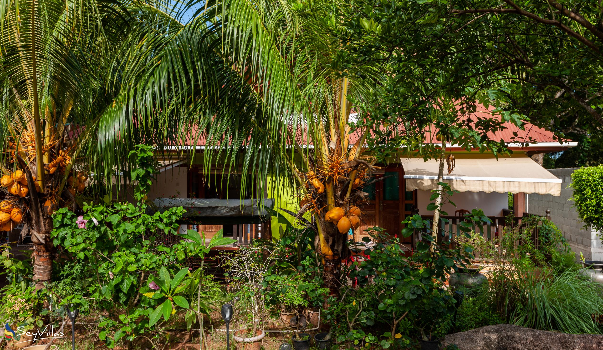 Photo 15: Chloe's Cottage - Outdoor area - La Digue (Seychelles)