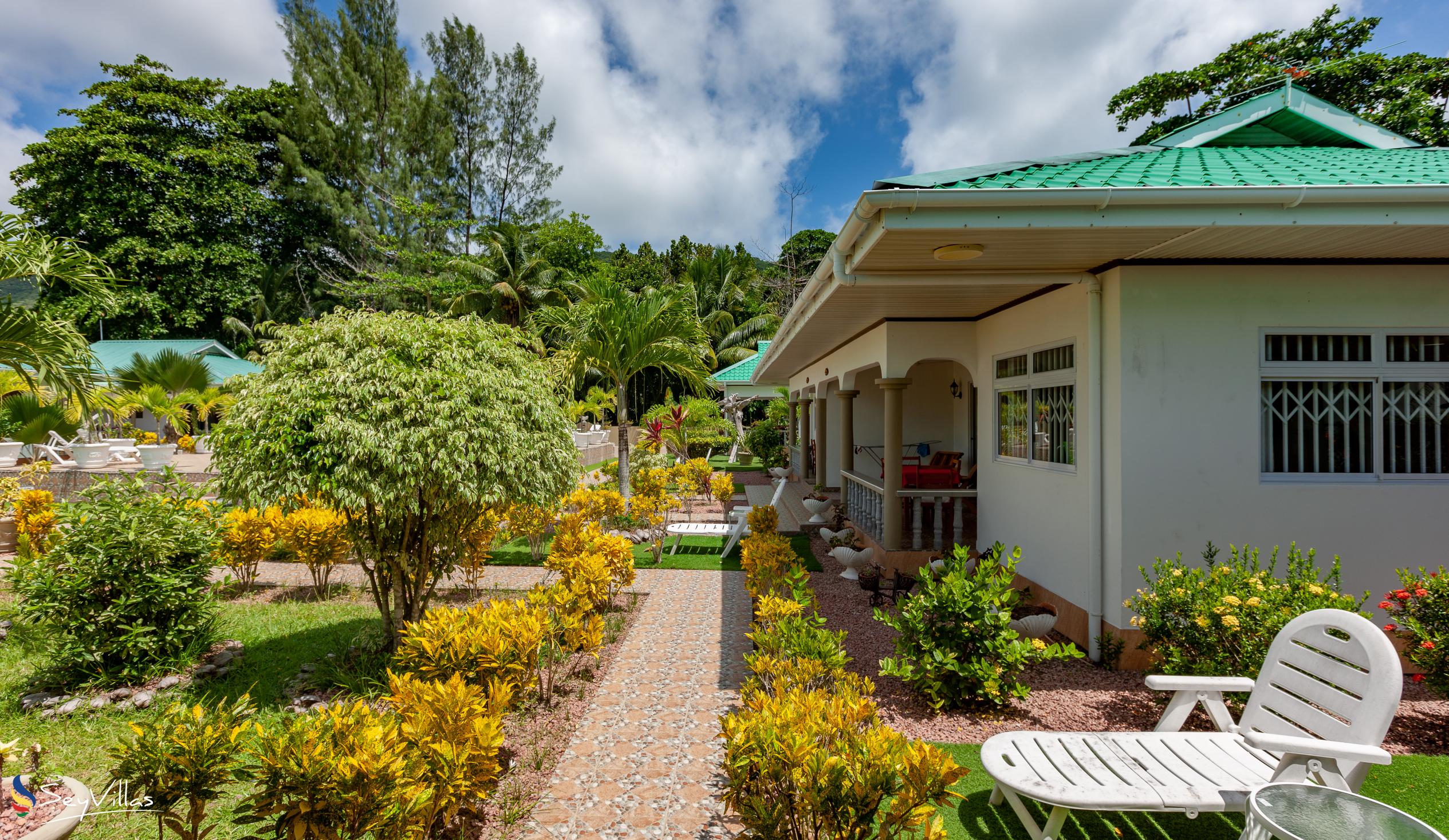 Foto 20: Belle Vacance Self Catering - Aussenbereich - Praslin (Seychellen)