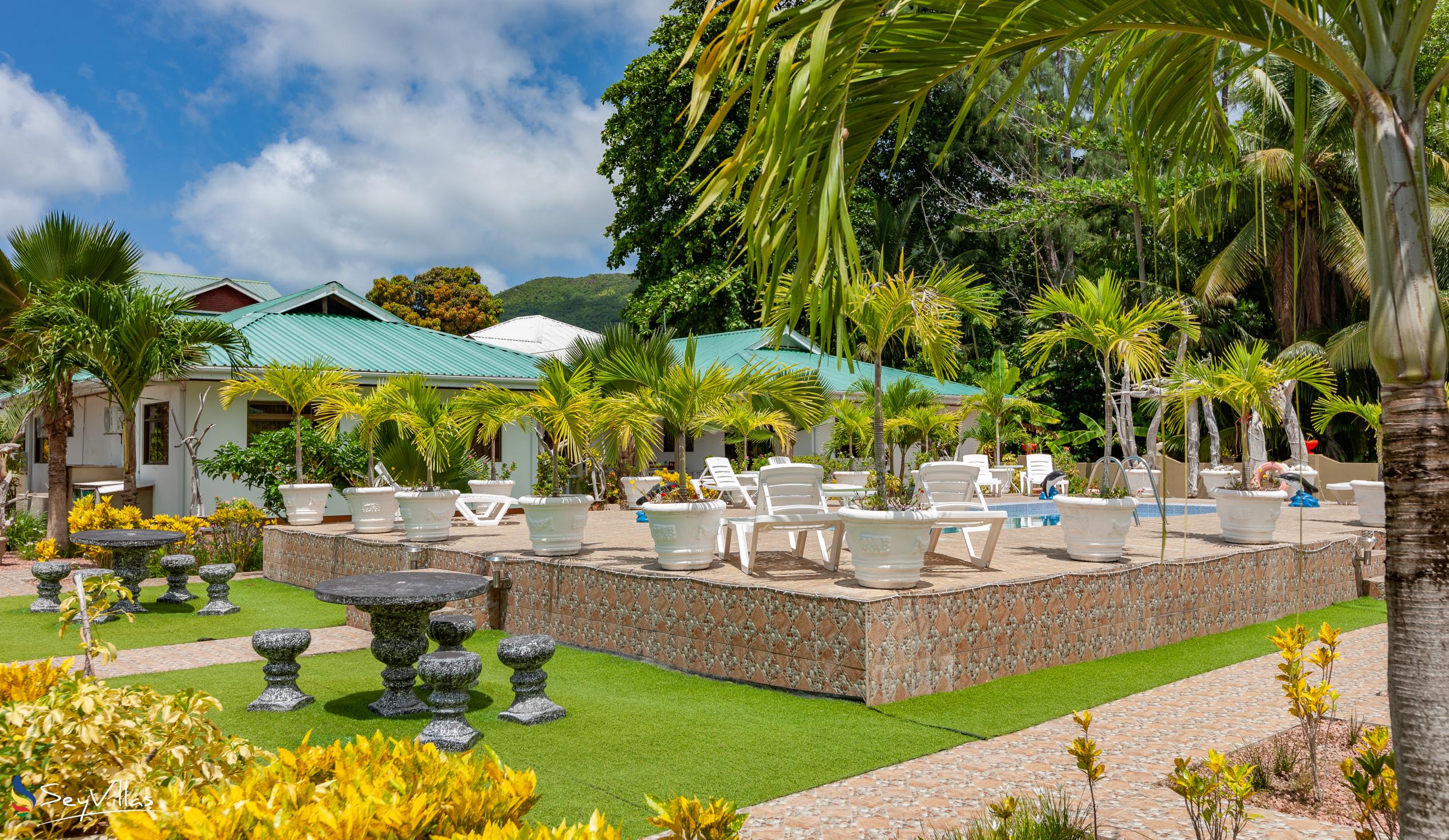 Foto 18: Belle Vacance Self Catering - Aussenbereich - Praslin (Seychellen)
