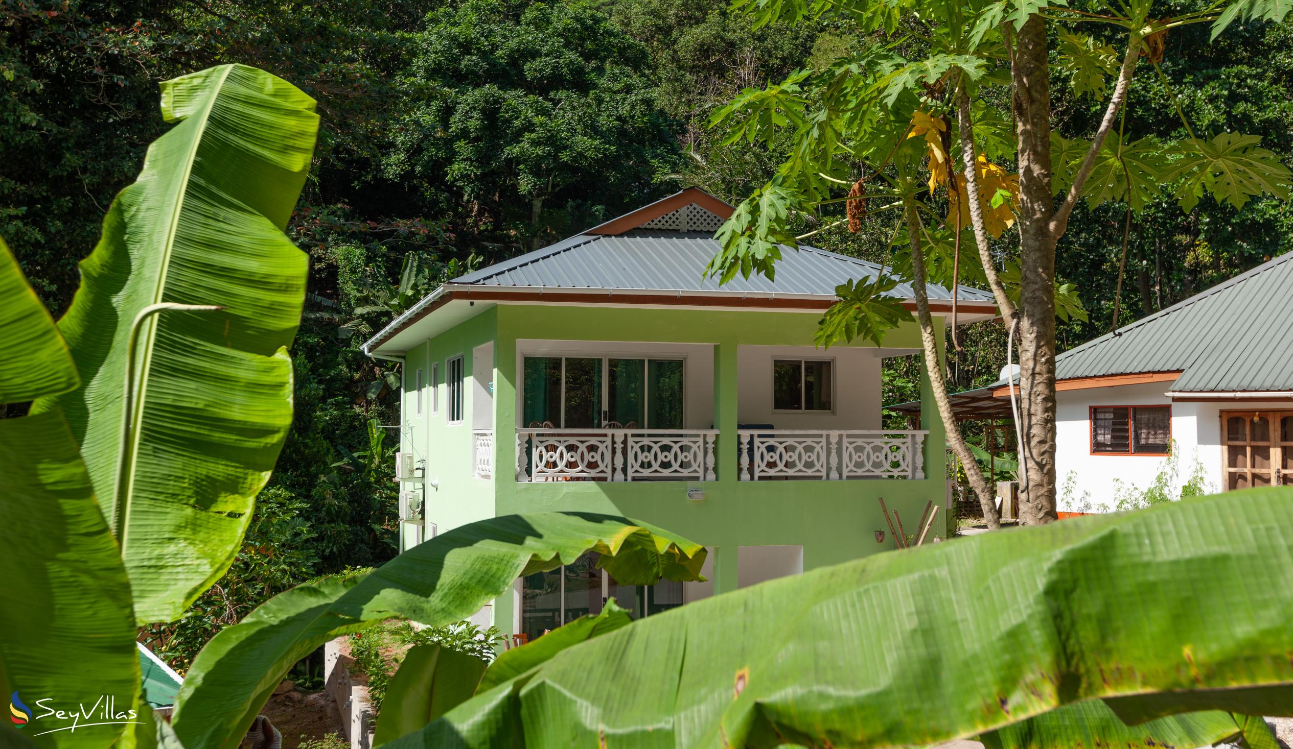 Foto 1: Fond B'Offay Lodge - Aussenbereich - Praslin (Seychellen)
