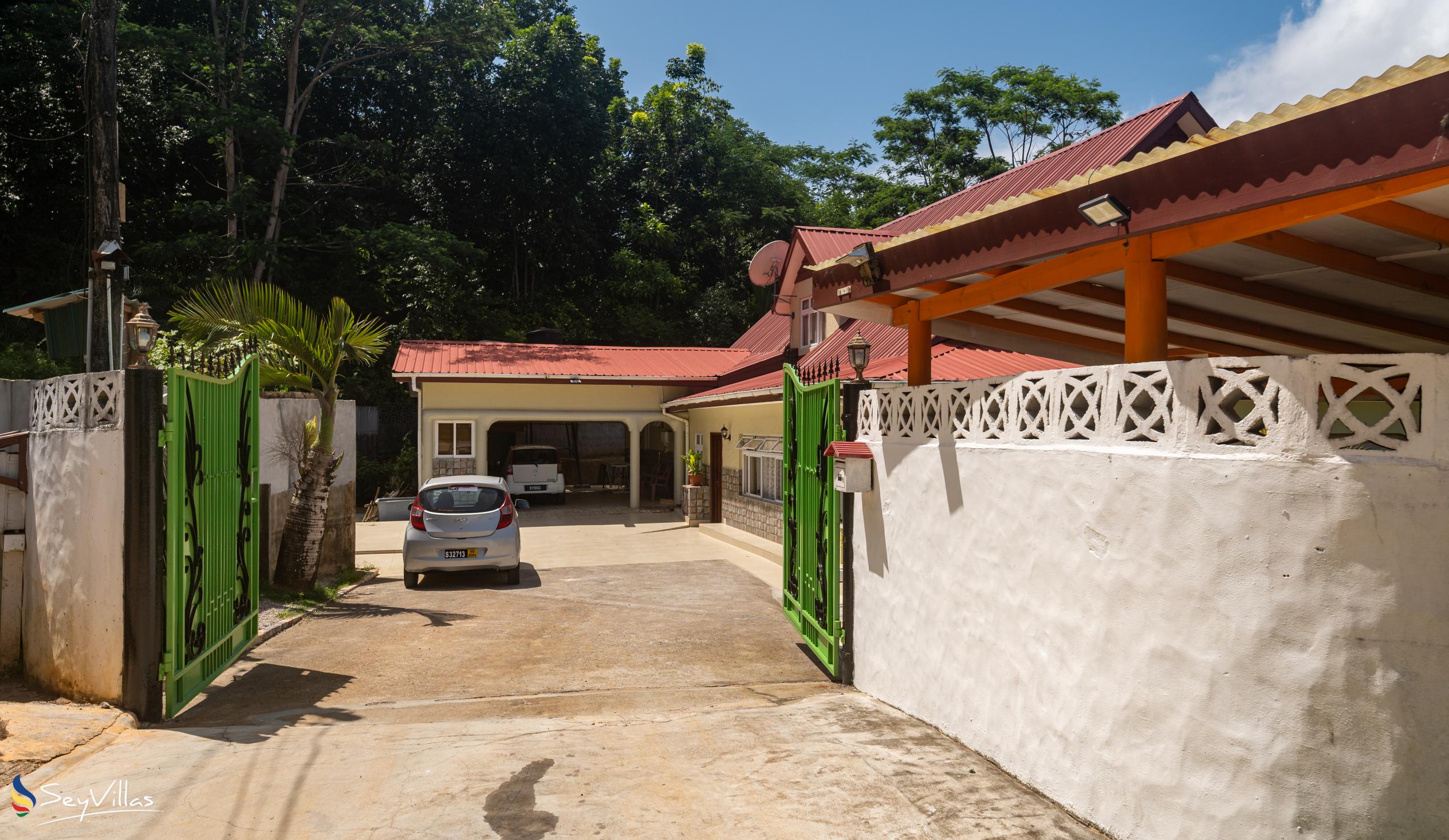 Foto 21: Chrisent Residence - Aussenbereich - Mahé (Seychellen)