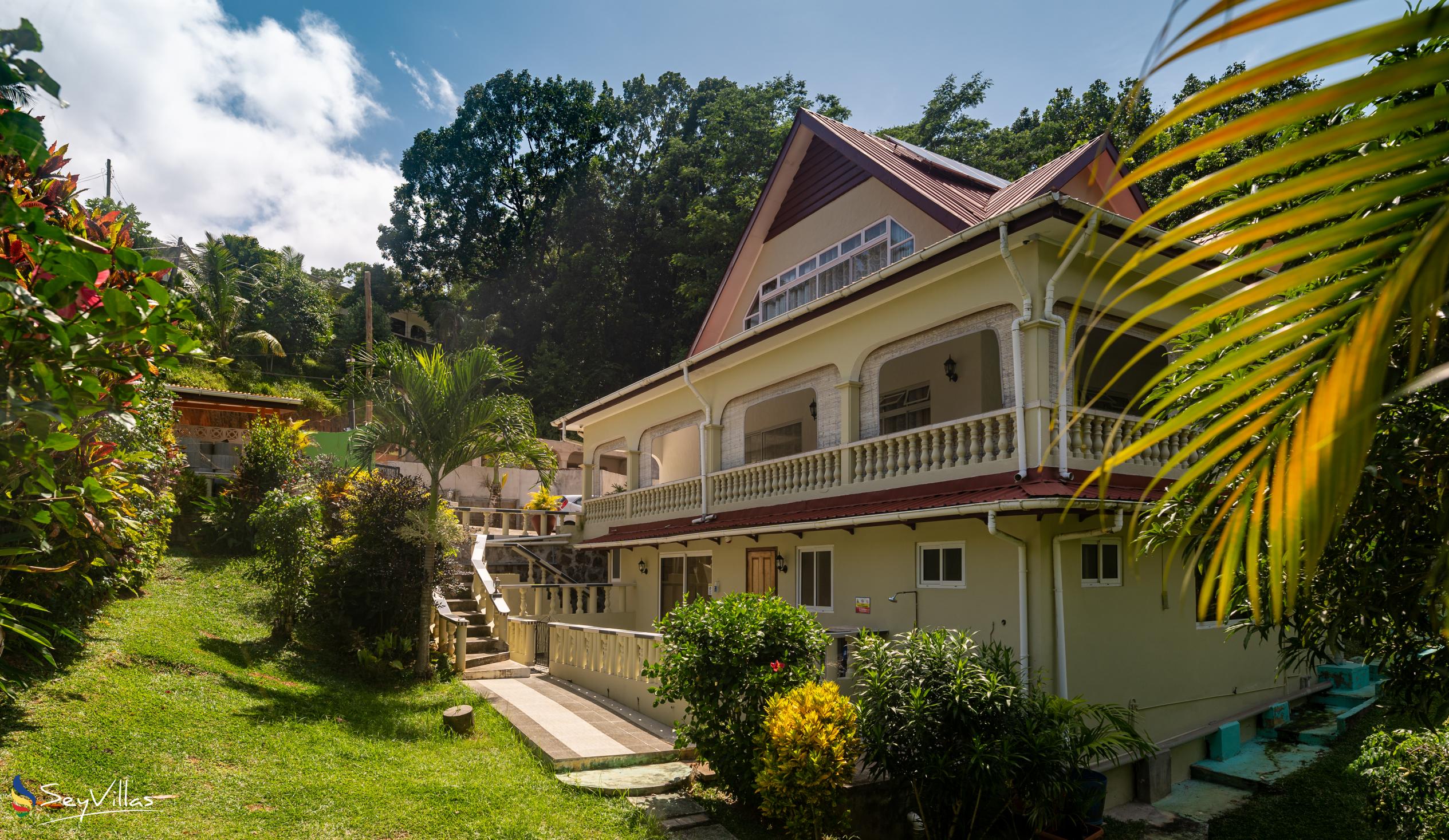 Photo 1: Chrisent Residence - Outdoor area - Mahé (Seychelles)