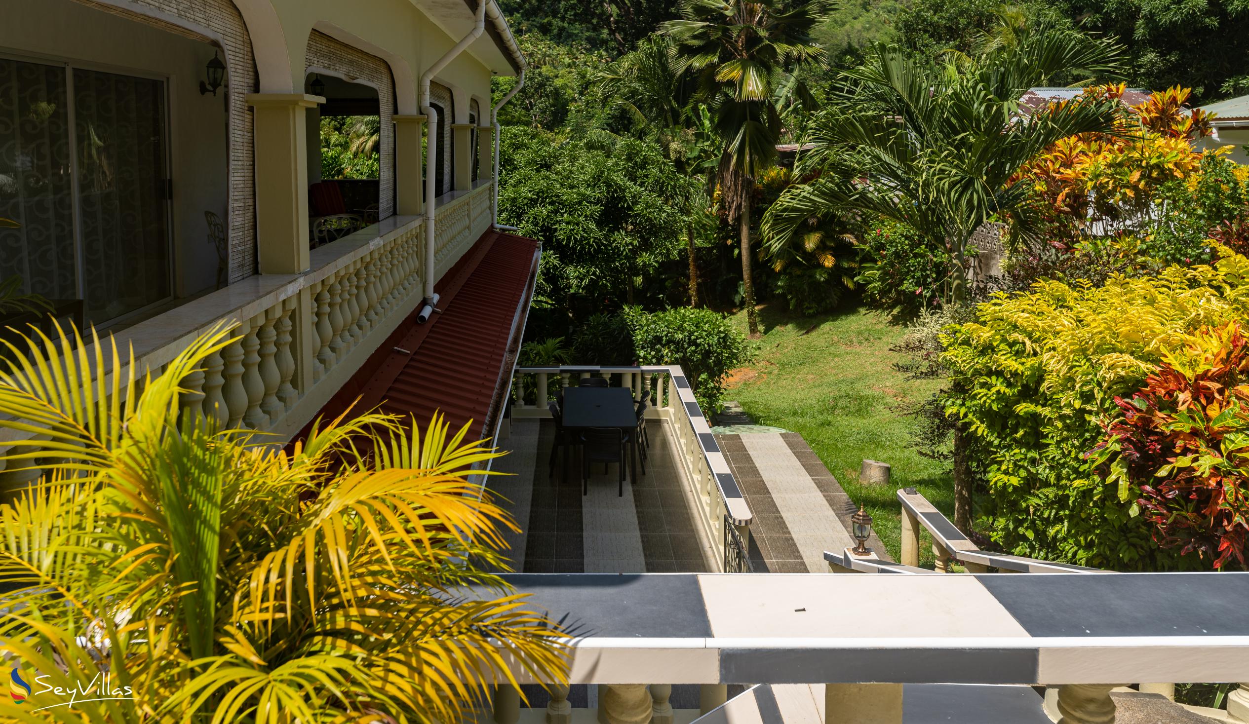 Foto 5: Chrisent Residence - Aussenbereich - Mahé (Seychellen)
