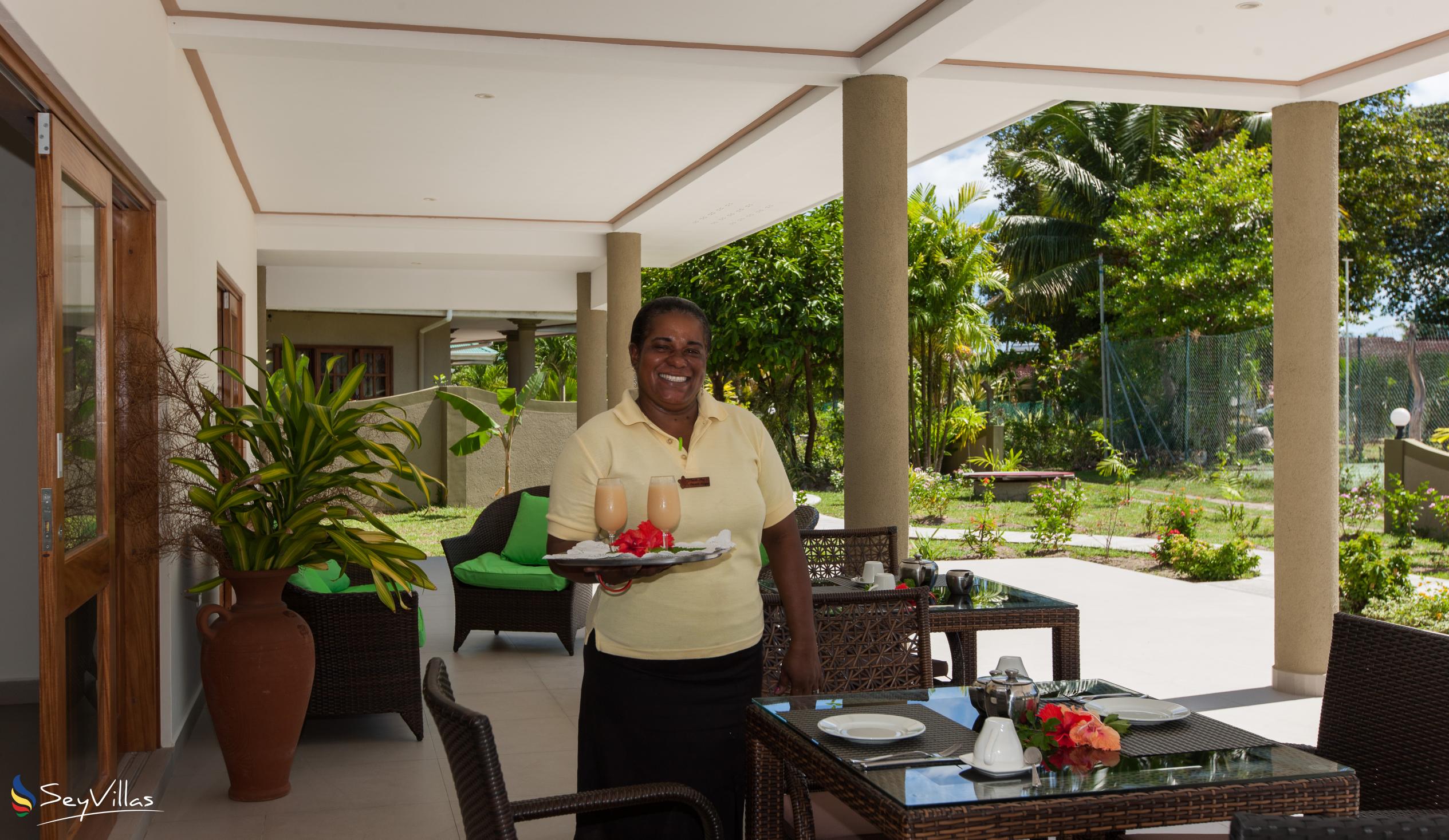 Photo 15: Cote D'Or Chalets - Outdoor area - Praslin (Seychelles)