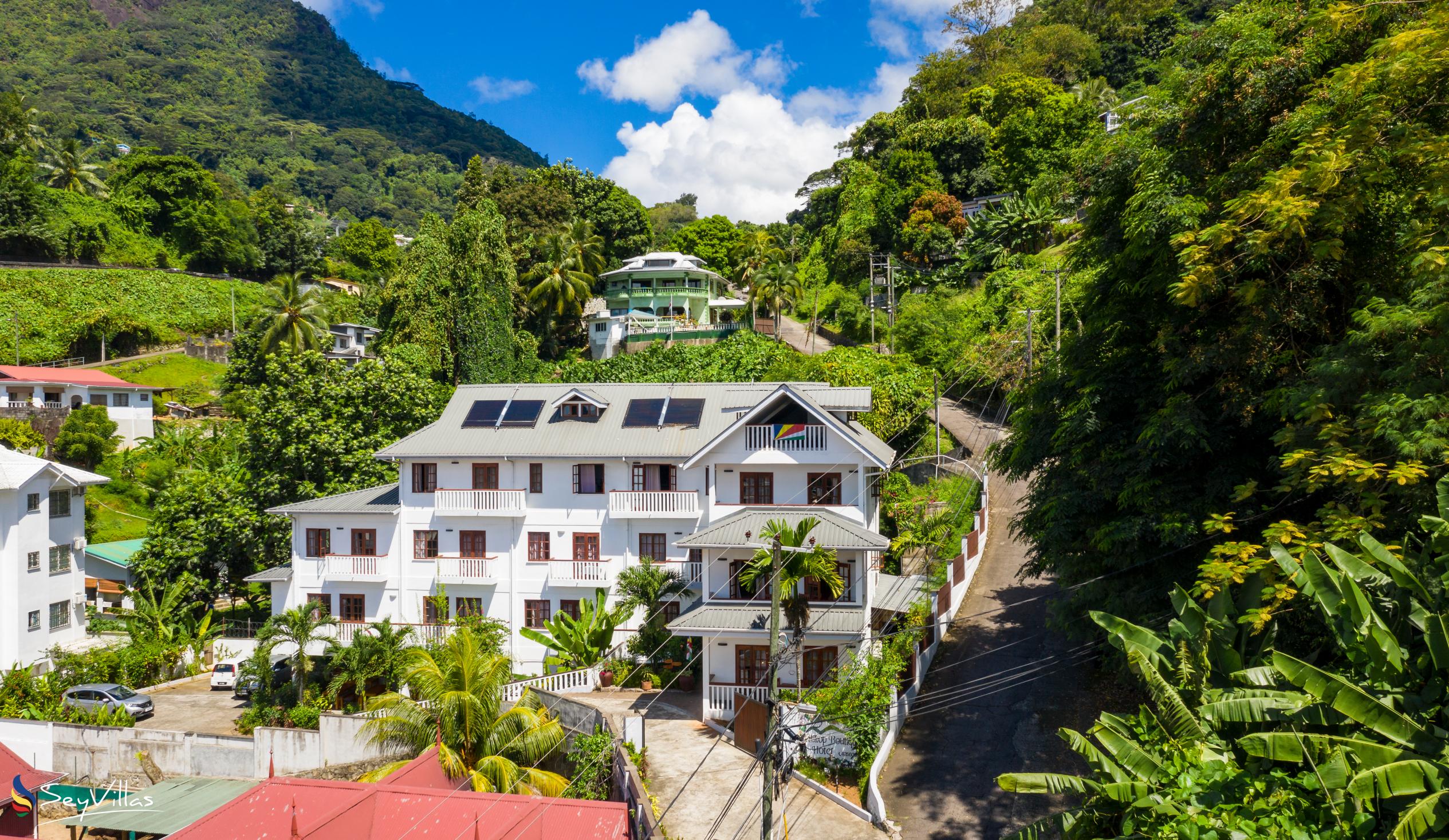 Photo 1: Hilltop Boutique Hotel - Outdoor area - Mahé (Seychelles)