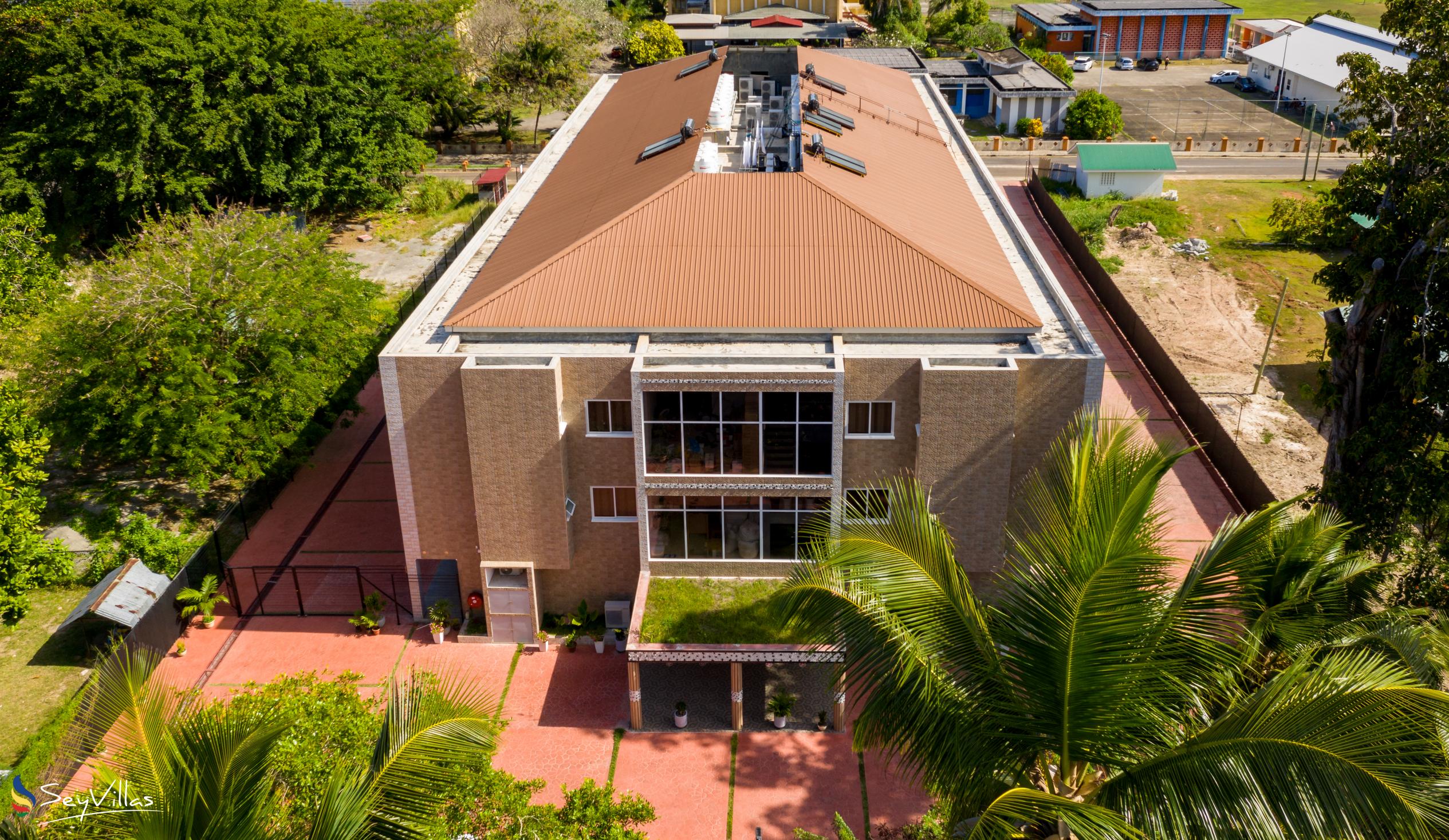 View of Do luxury apartments have balconies or private outdoor spaces?