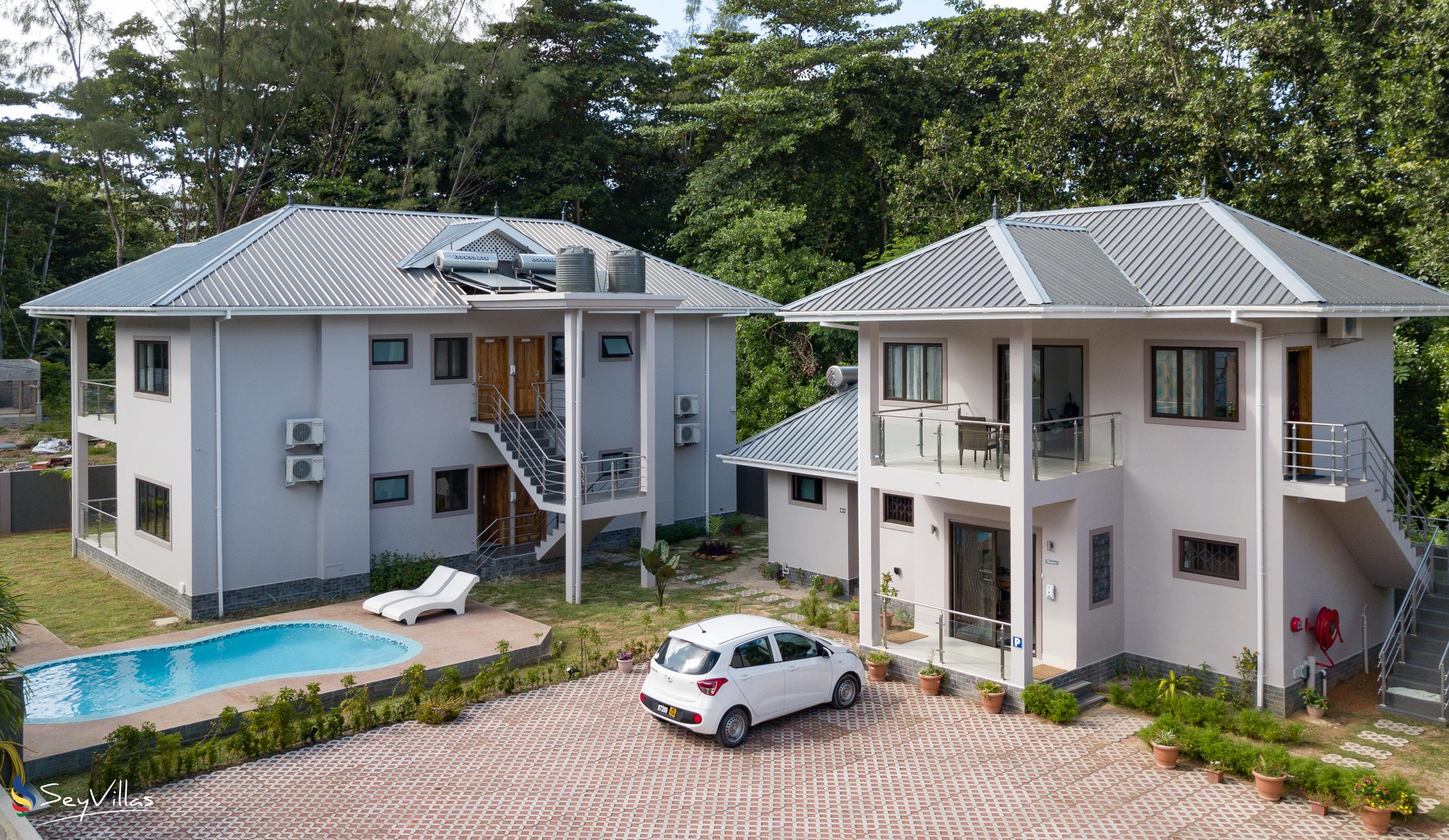 Foto 5: Palm Holiday Apartments - Aussenbereich - Praslin (Seychellen)