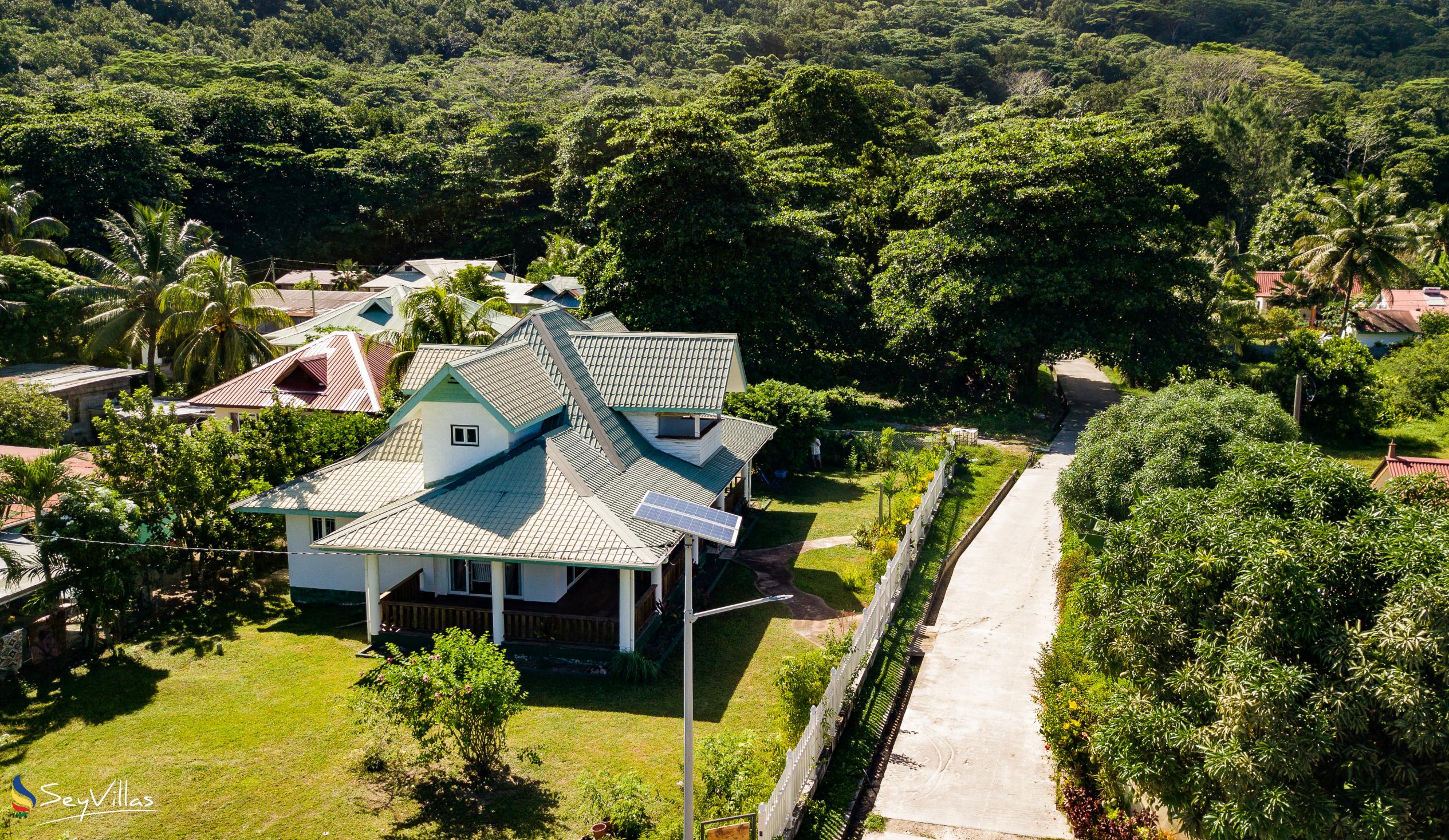 Photo 3: Casa Livingston - Outdoor area - La Digue (Seychelles)