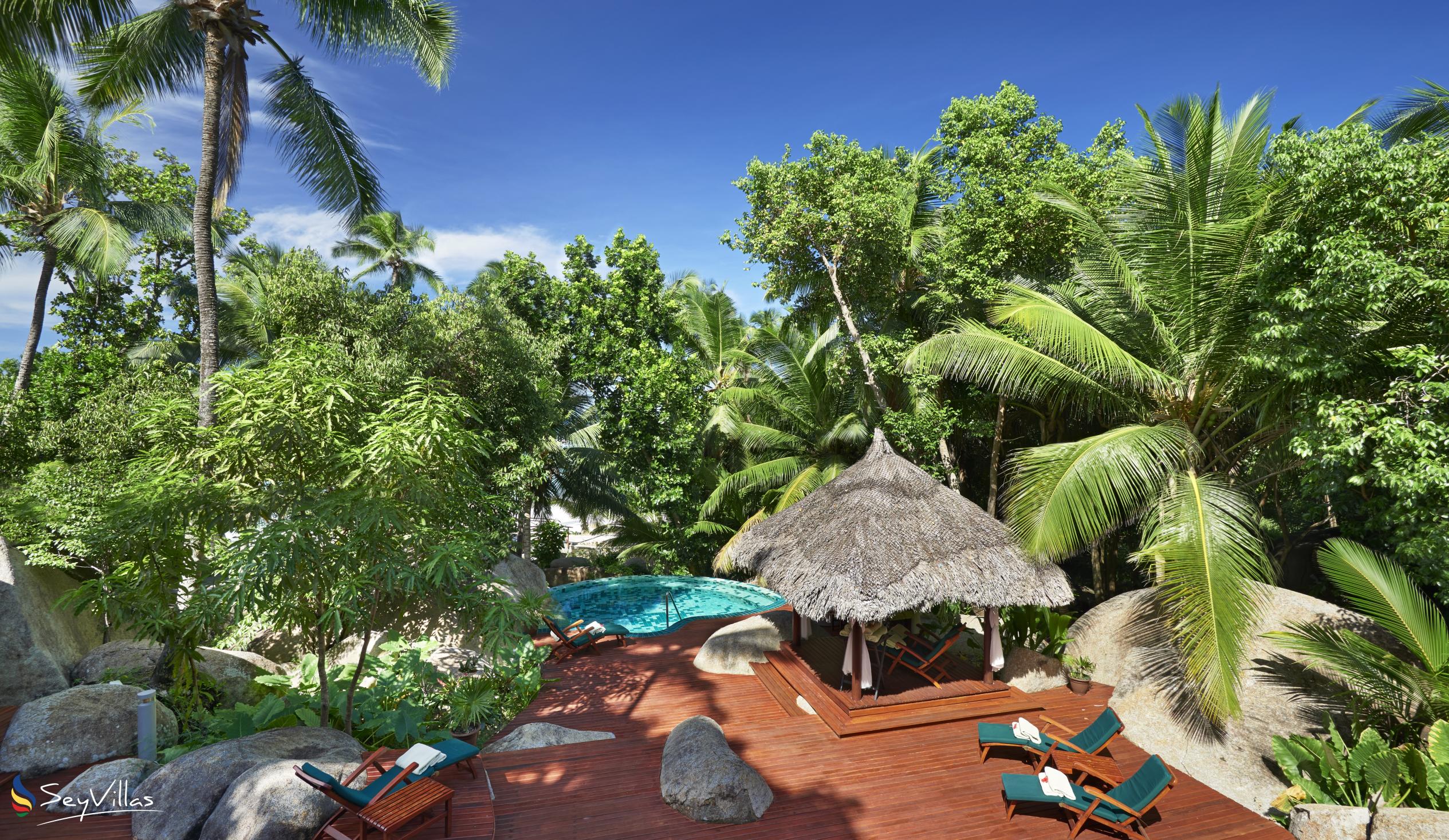 Foto 10: Hilton Seychelles Labriz Resort & Spa - Aussenbereich - Silhouette Island (Seychellen)