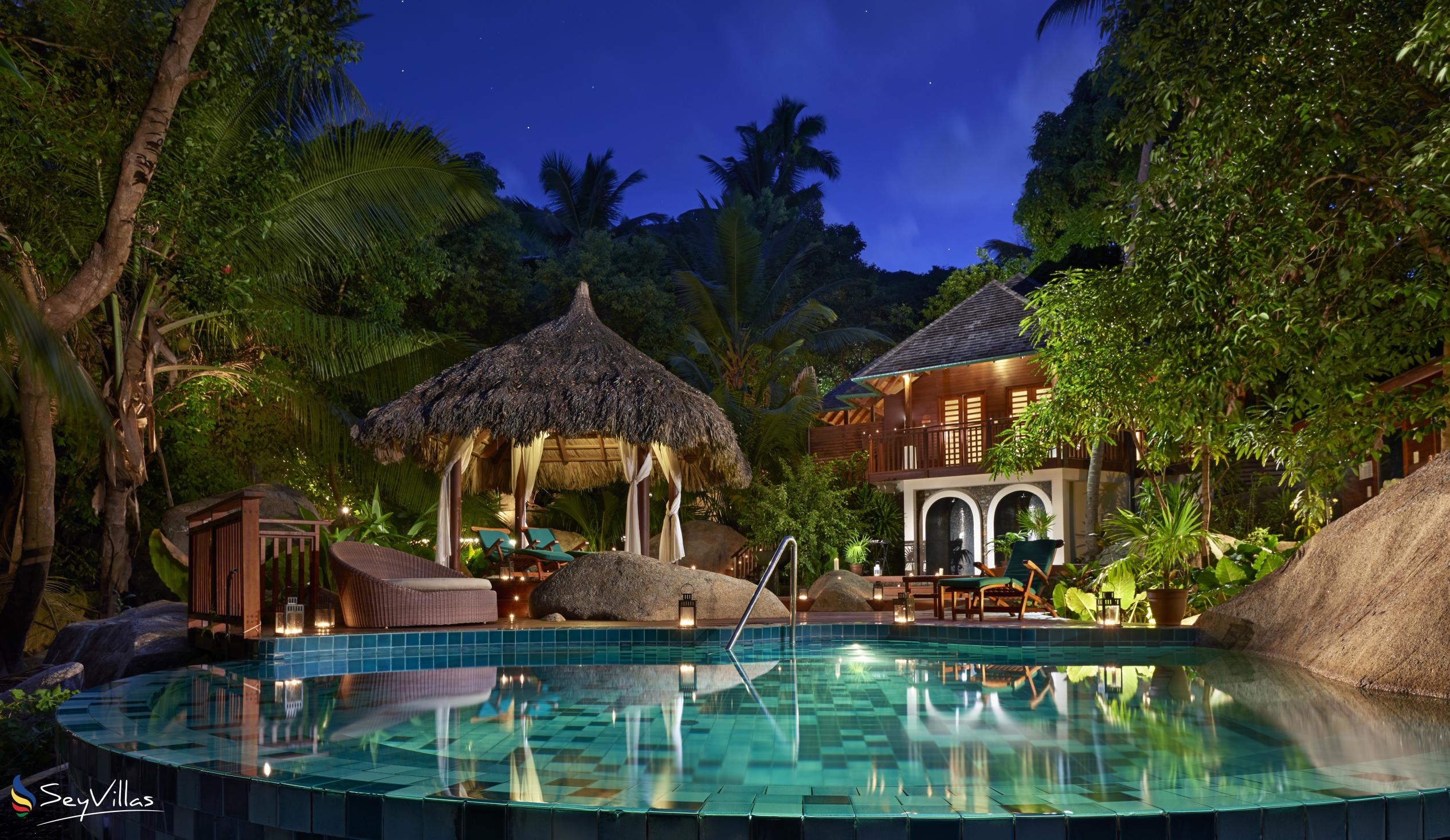 Foto 11: Hilton Seychelles Labriz Resort & Spa - Aussenbereich - Silhouette Island (Seychellen)
