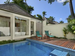 King Beachfront Villa with Plunge Pool